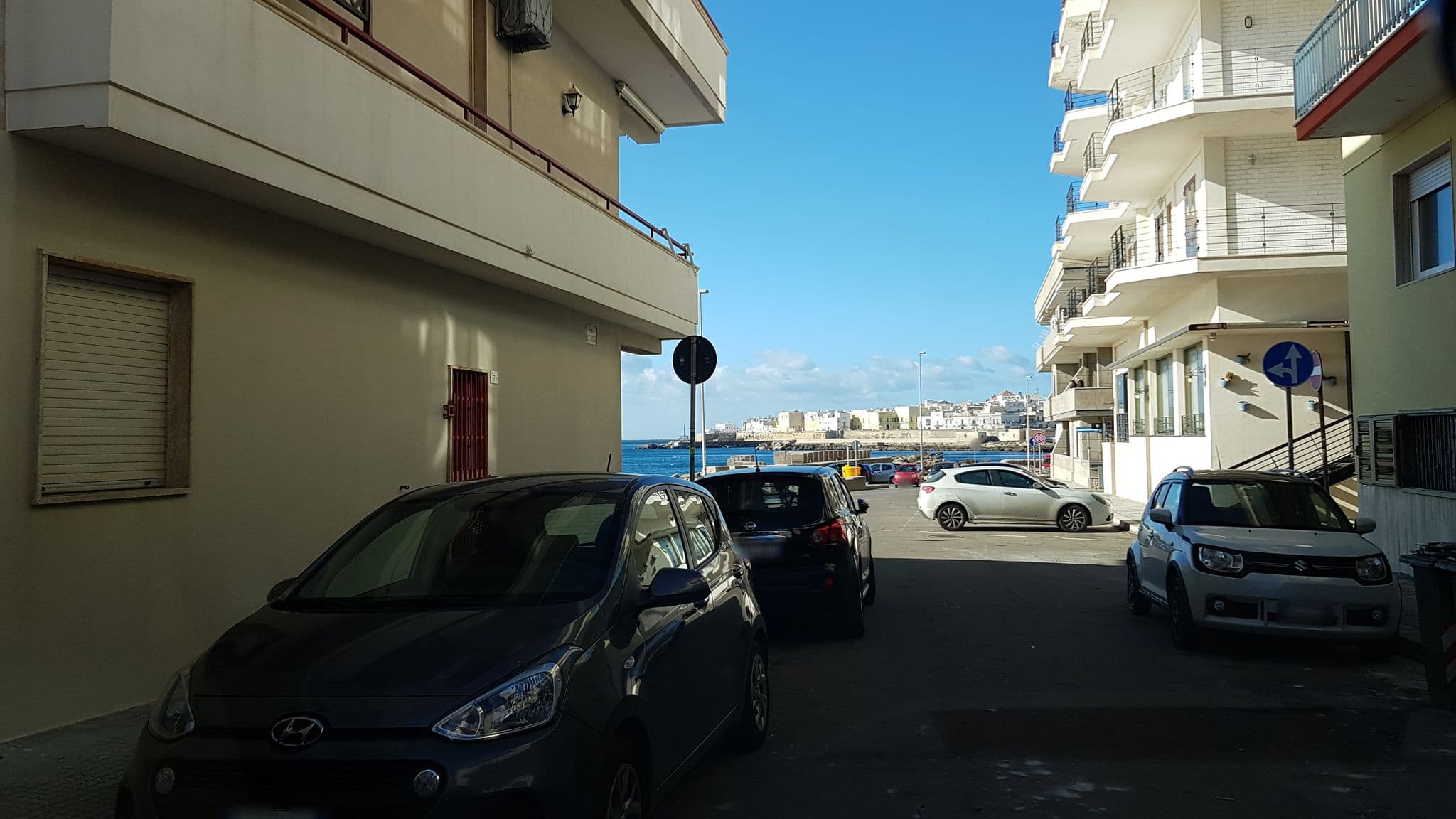 Street view near B&B Le Onde del Mare, Gallipoli — © ale_zena_it (CC BY-SA · Mapillary)