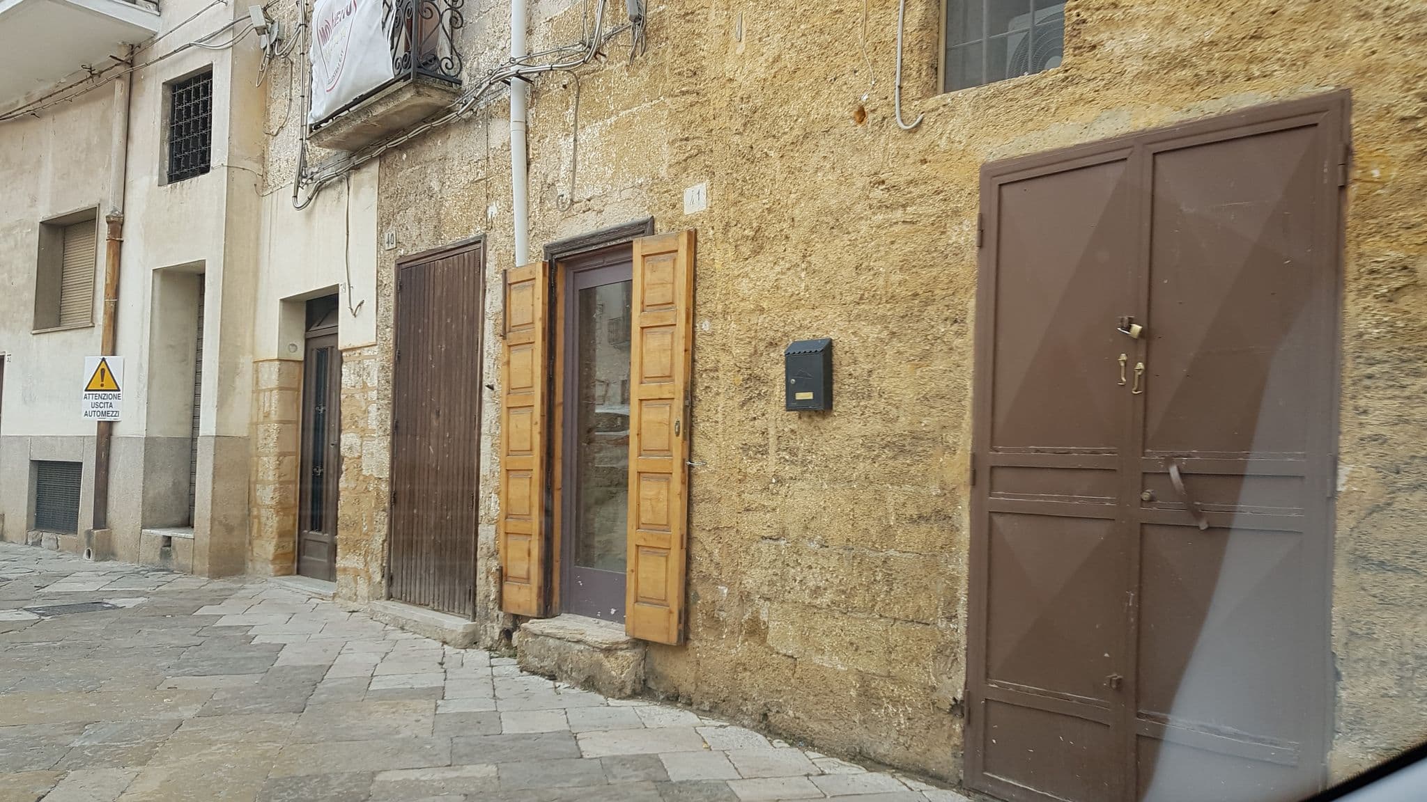 Street view near Osteria del Vicoletto, Mesagne — © ale_zena_it (CC BY-SA · Mapillary)