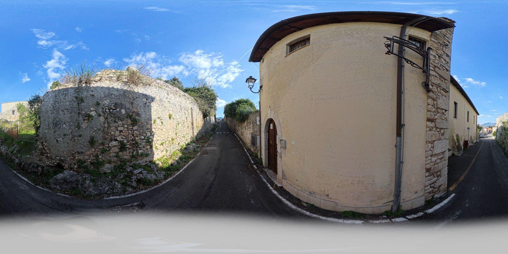 Street view near San Nicola Hostel, Sermoneta — © odiug (CC BY-SA · Mapillary)