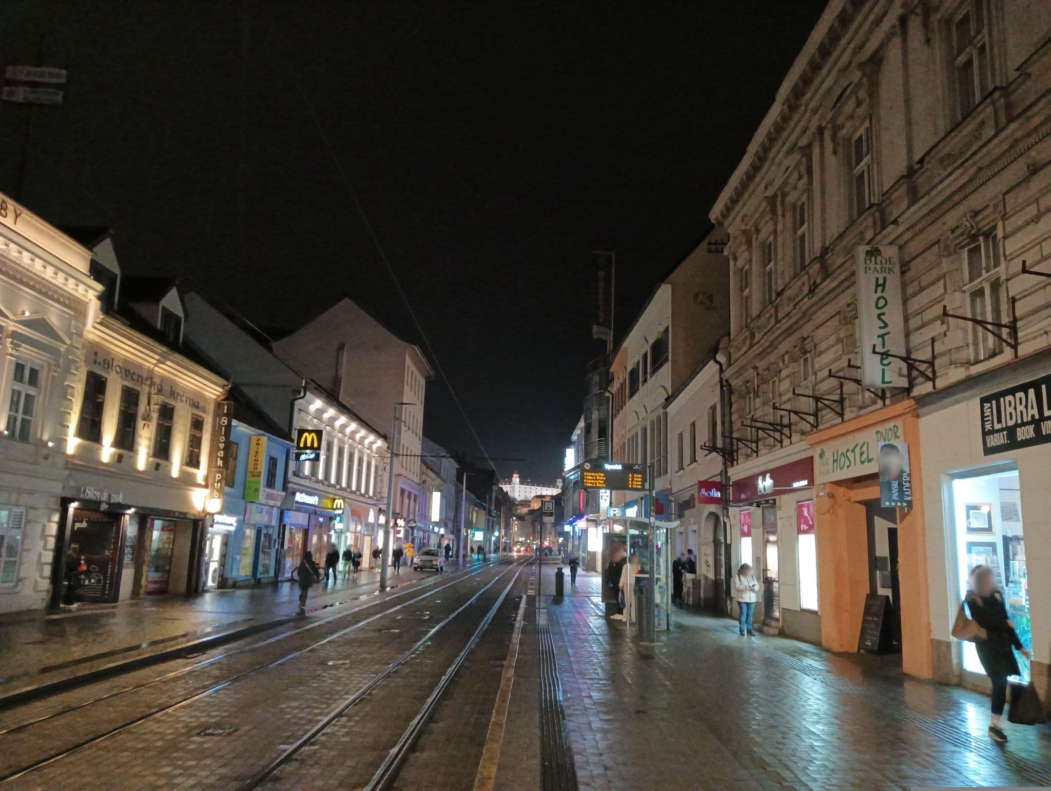 Street view near Hyde park, Bratislava — © Soltes-Juraj-1977-Mgr-Belfast (CC BY-SA · Mapillary)