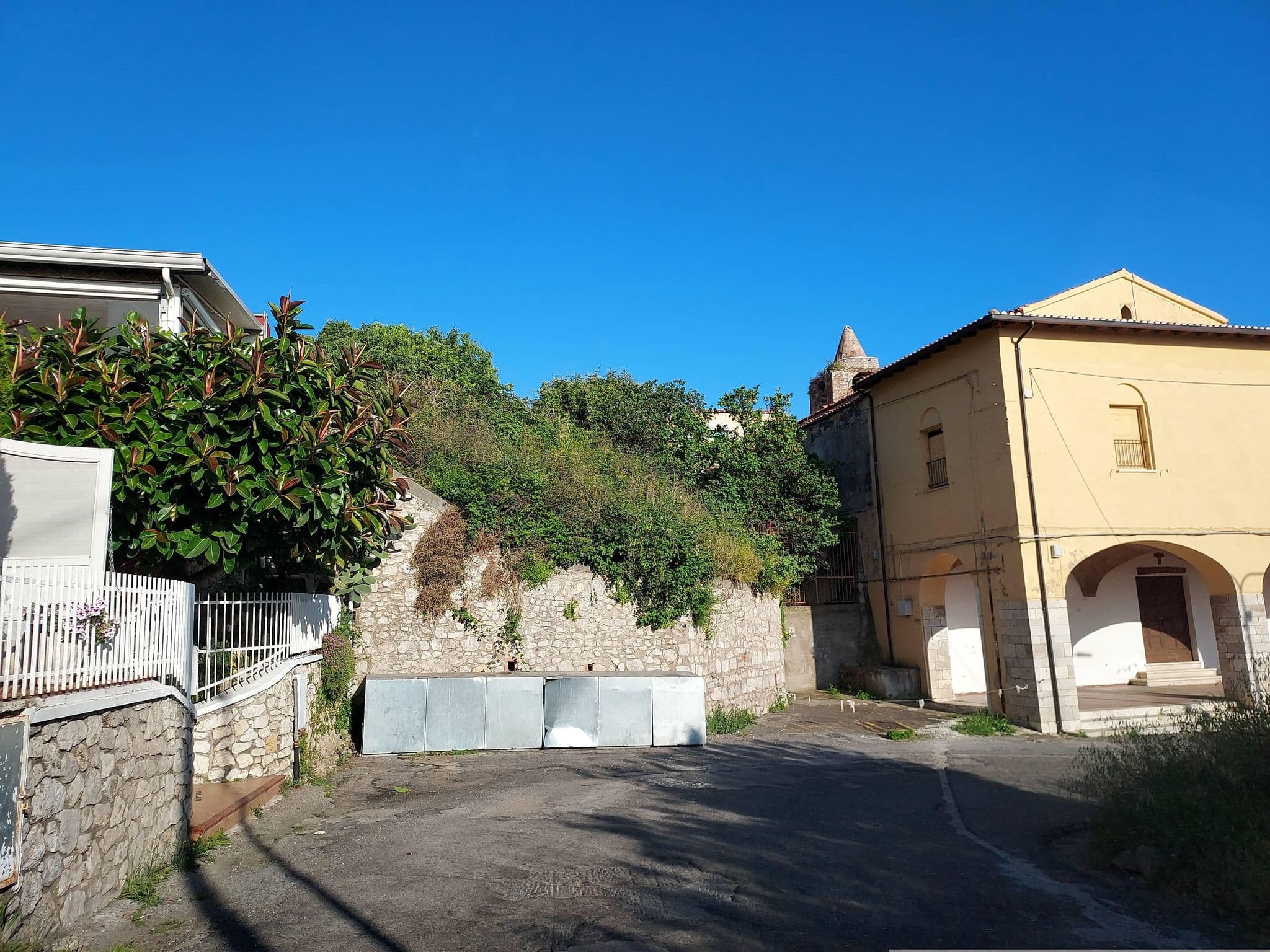 Street view near villa !, Terracina — © odiug (CC BY-SA · Mapillary)
