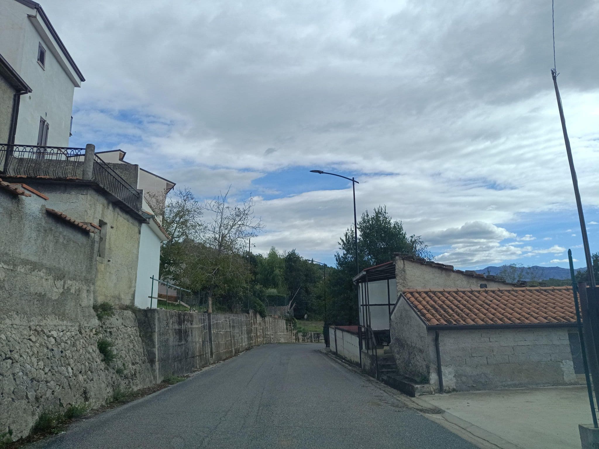 Street view near Victoria Cottage, Broccostella — © odiug (CC BY-SA · Mapillary)