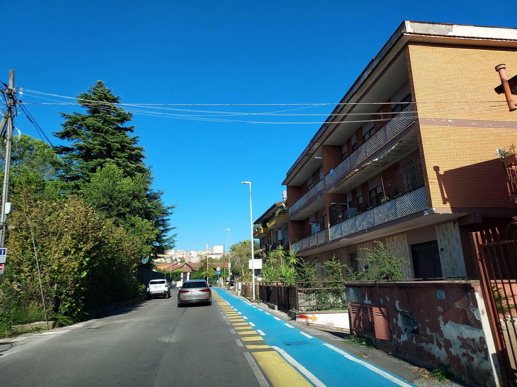 Street view near B&B Da Lillo, Frosinone — © odiug (CC BY-SA · Mapillary)