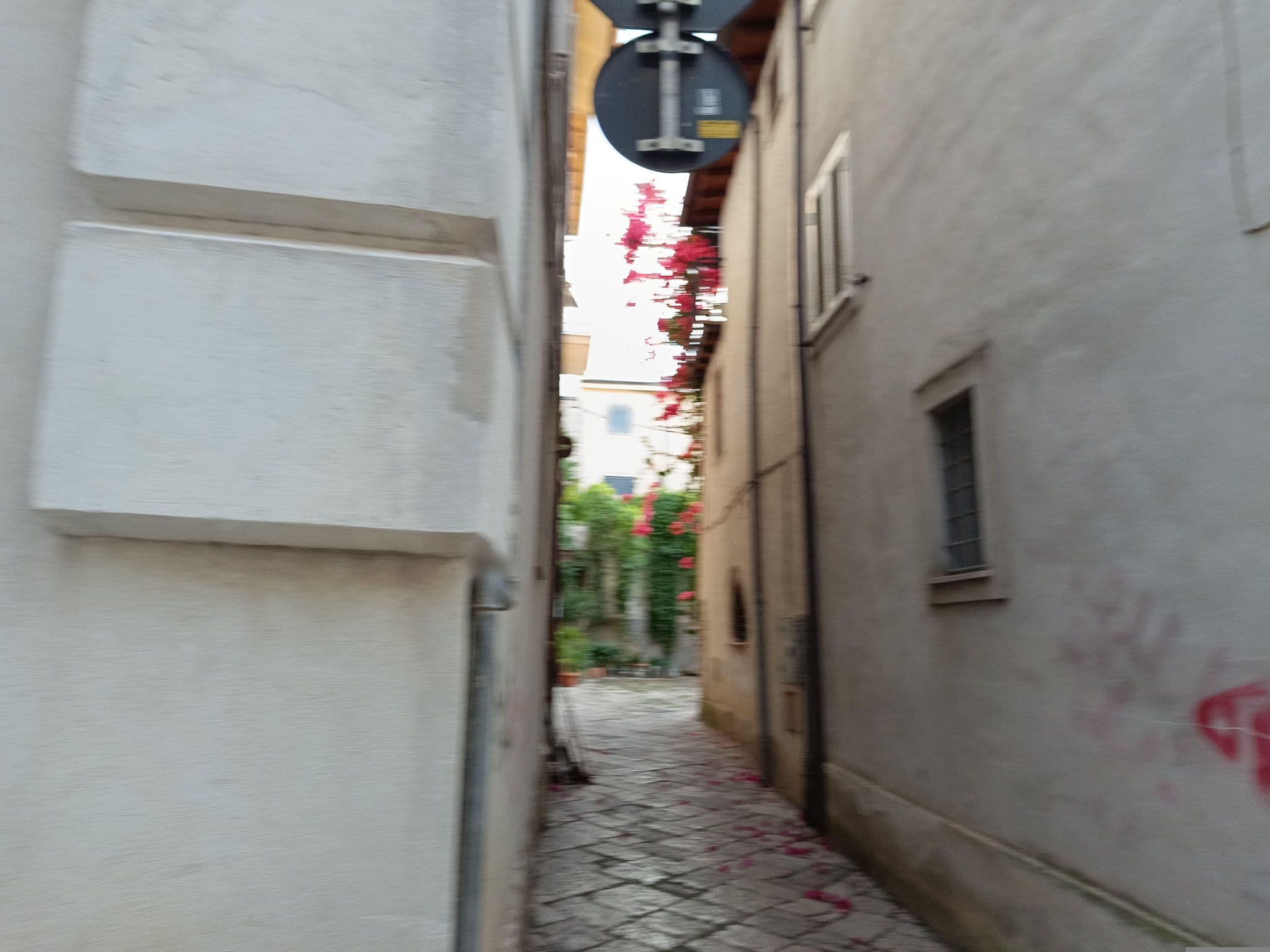 Street view near B&B da Conte al Vicoletto, Fondi — © odiug (CC BY-SA · Mapillary)