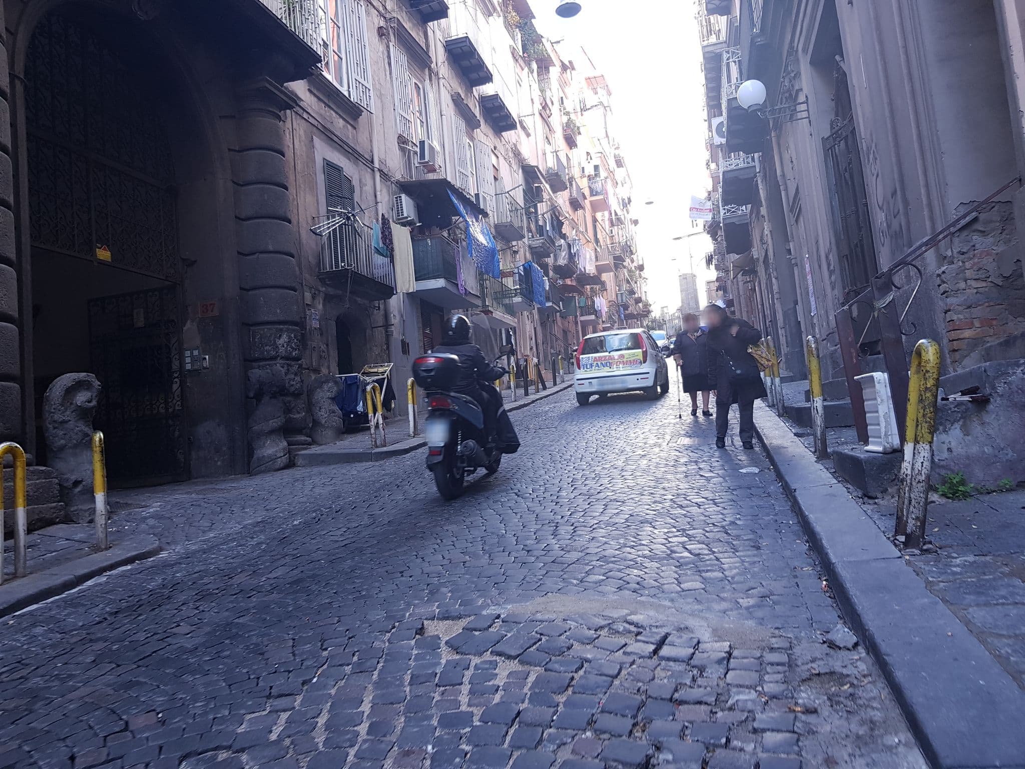 Street view near Palazzo Magnocavallo B&B, Montecalvario — © 0122000022 (CC BY-SA · Mapillary)