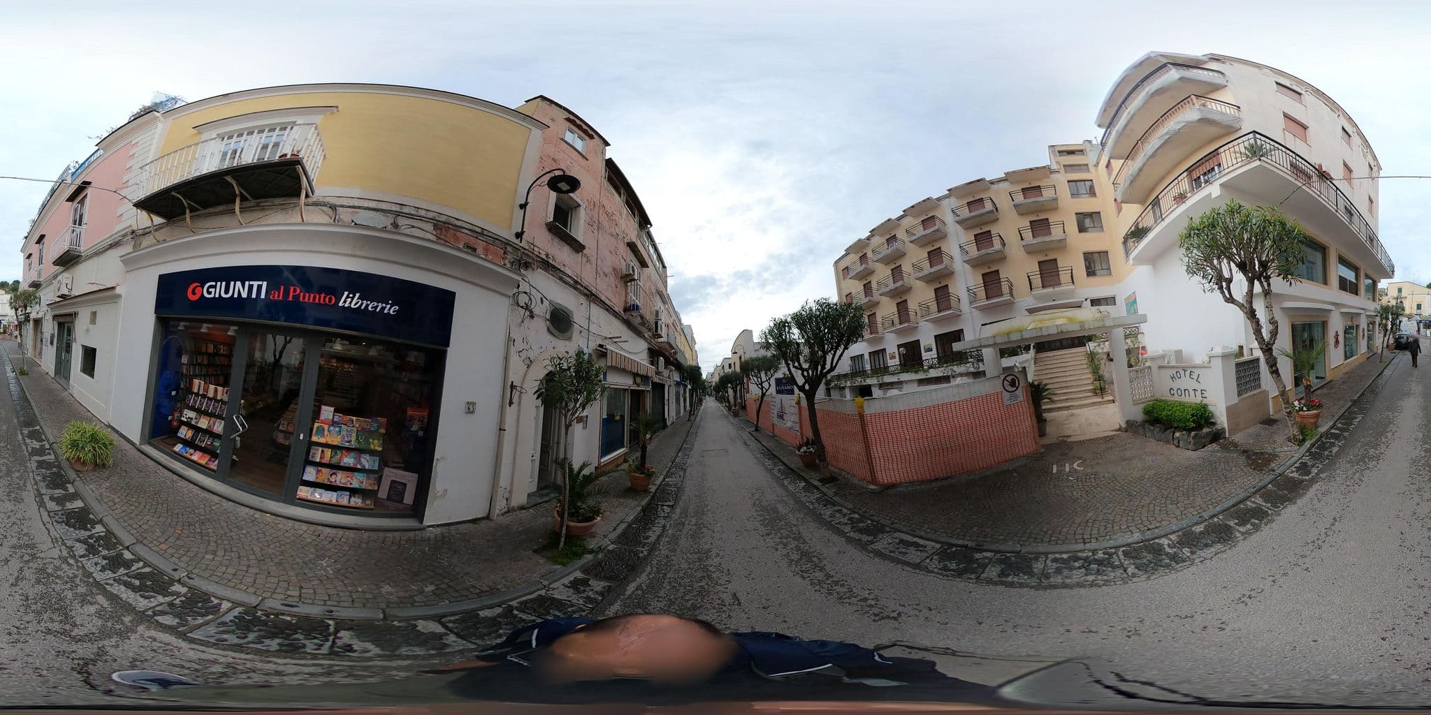 Street view near Albergo Conte di Scala Bonaventura e C. SNC, Ischia — © mircozorzo (CC BY-SA · Mapillary)