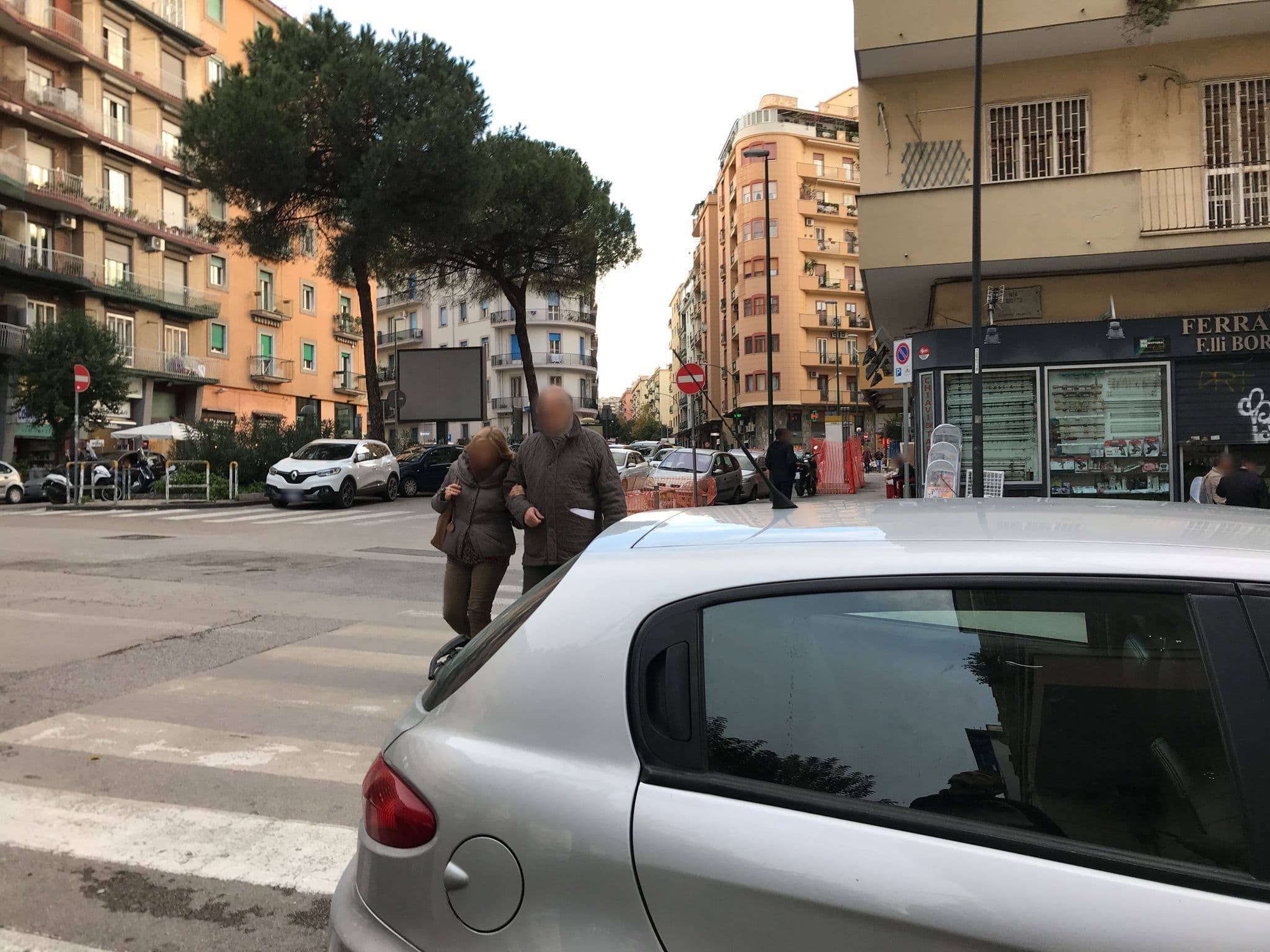 Street view near Sinfonia di Napoli, Arenella — © pepperac (CC BY-SA · Mapillary)