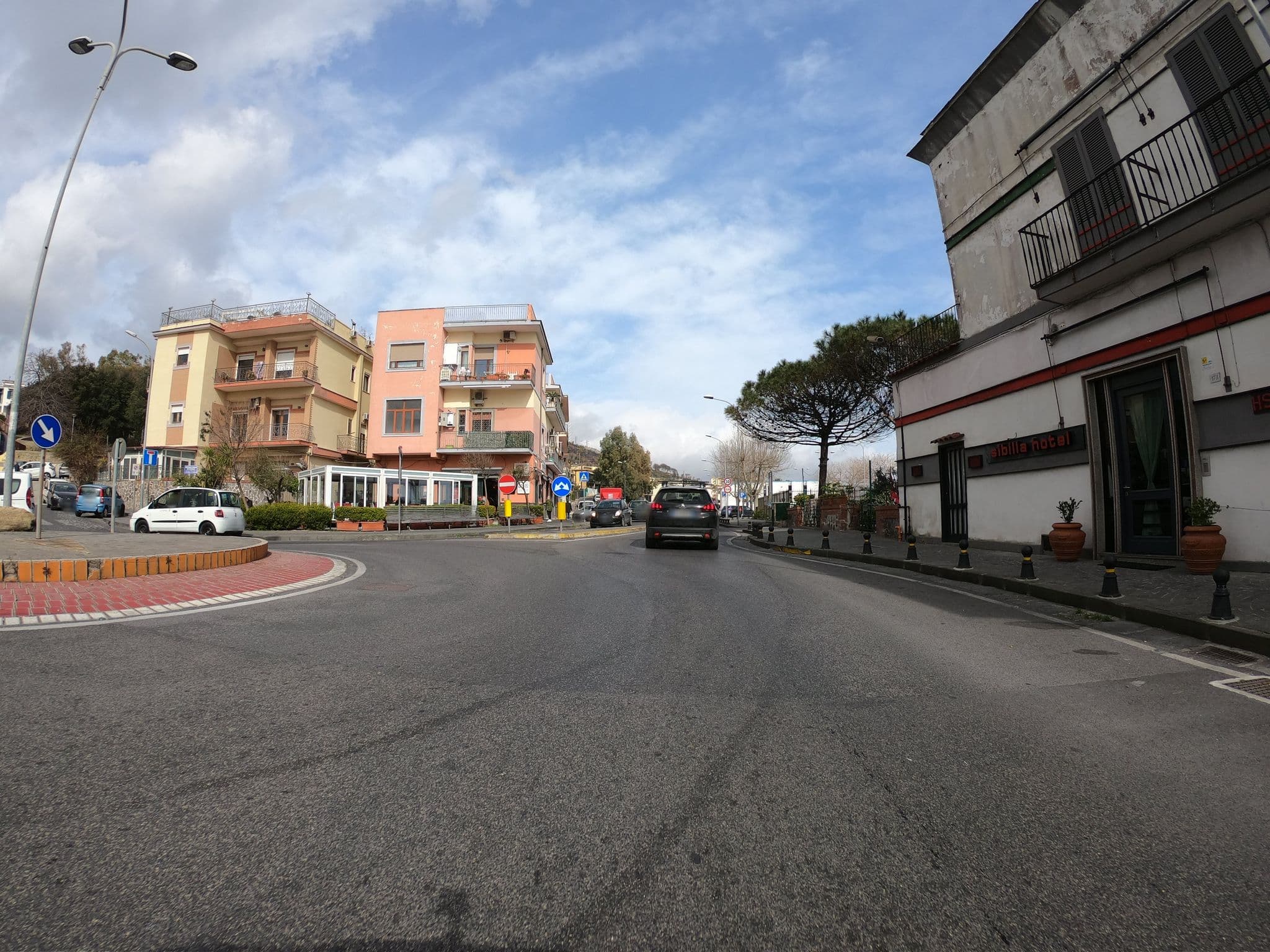 Street view near Bar Locanda Sibilla, Pozzuoli — © richlv (CC BY-SA · Mapillary)