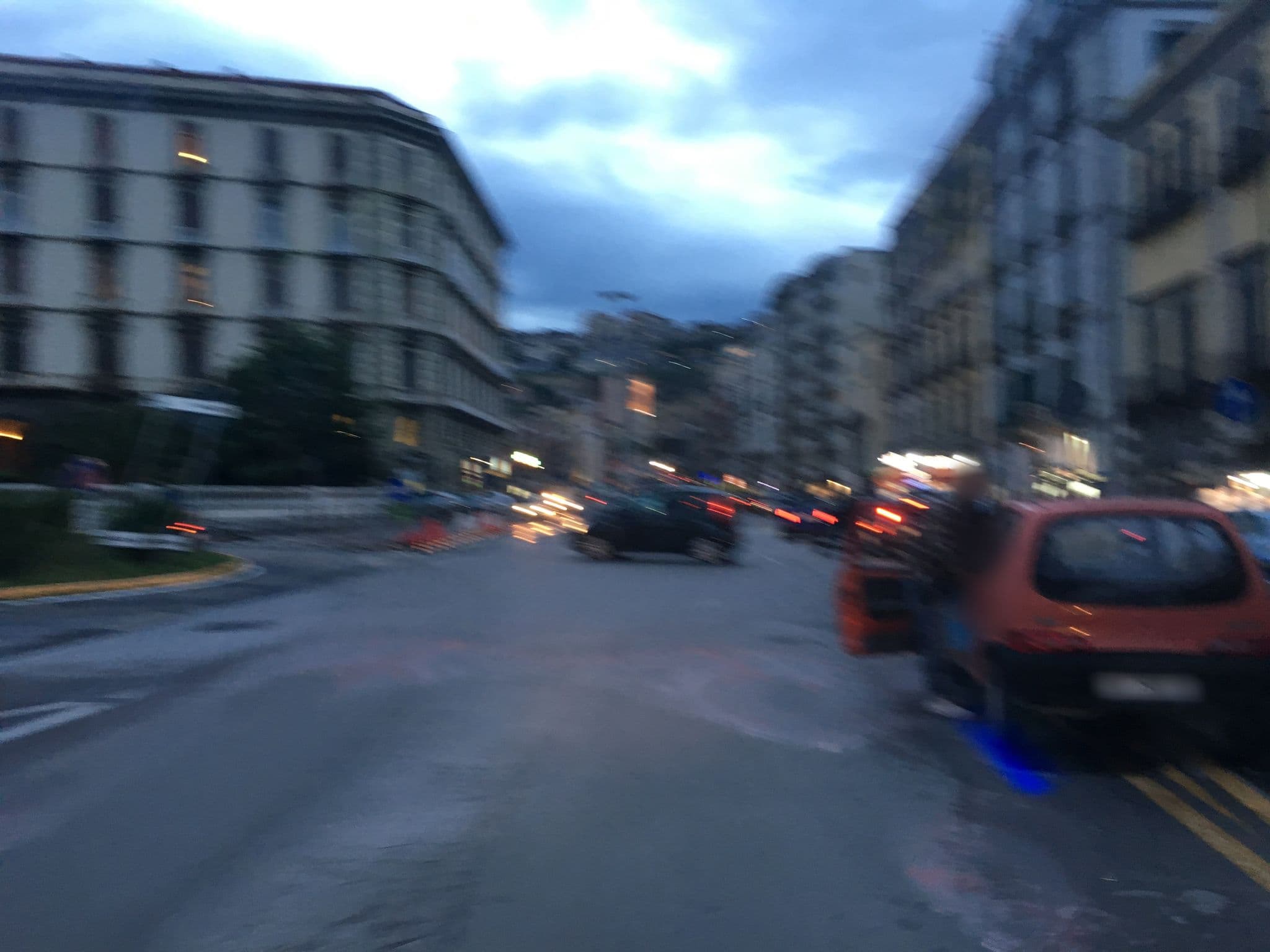 Street view near Il Salotto Della Regina, Chiaia — © andrea96 (CC BY-SA · Mapillary)