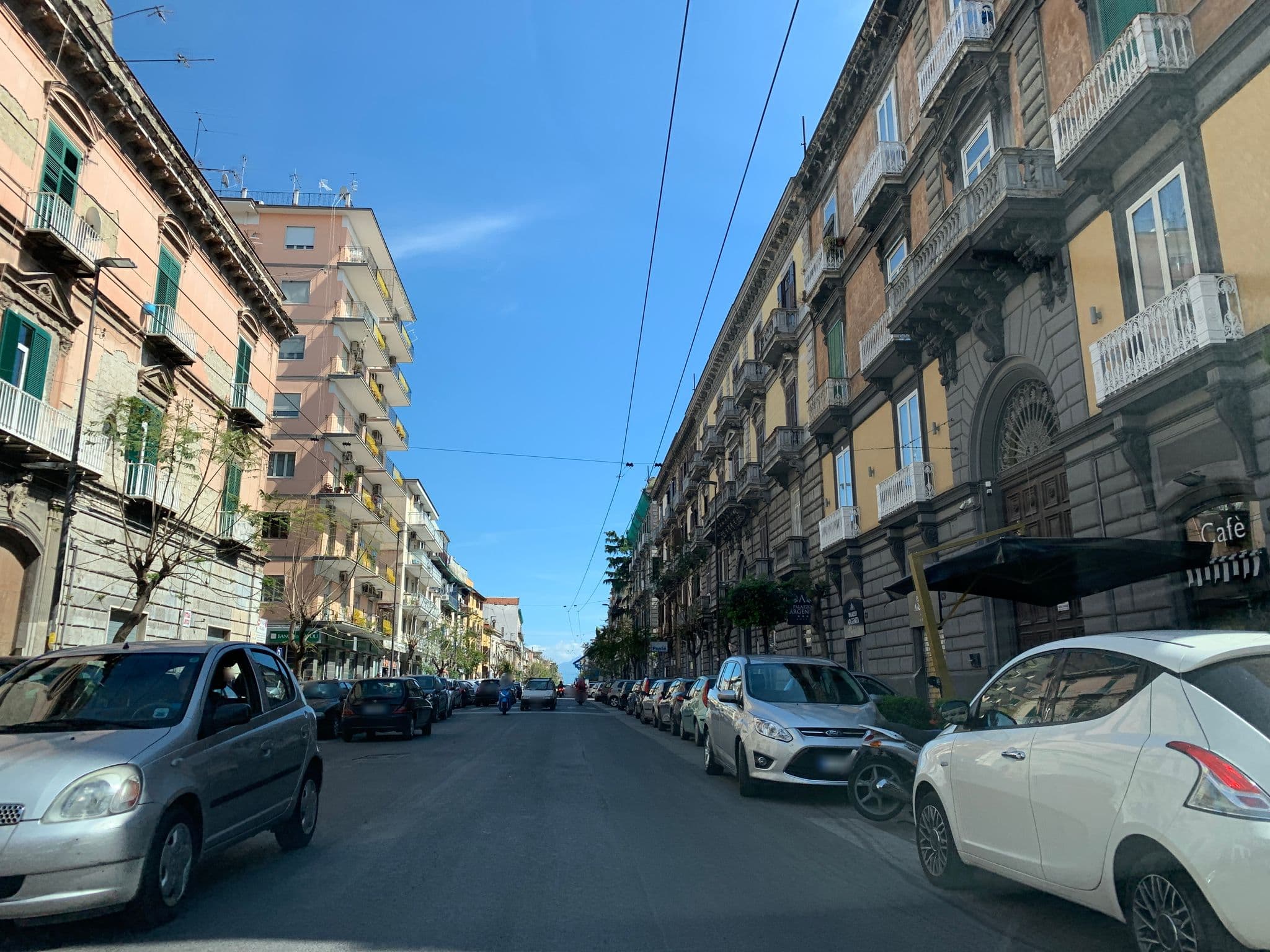 Street view near Ediliziasucorde, Secondigliano — © giulialeone (CC BY-SA · Mapillary)