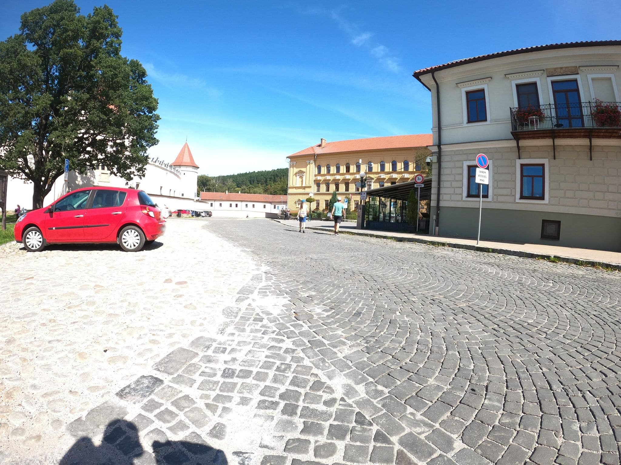 Street view near Berg, Kežmarok — © masterofnoroad (CC BY-SA · Mapillary)