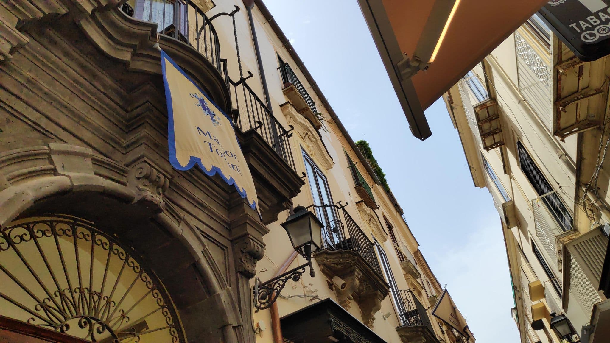 Street view near Maison degli Archi, Sorrento — © marcuscalabresus (CC BY-SA · Mapillary)