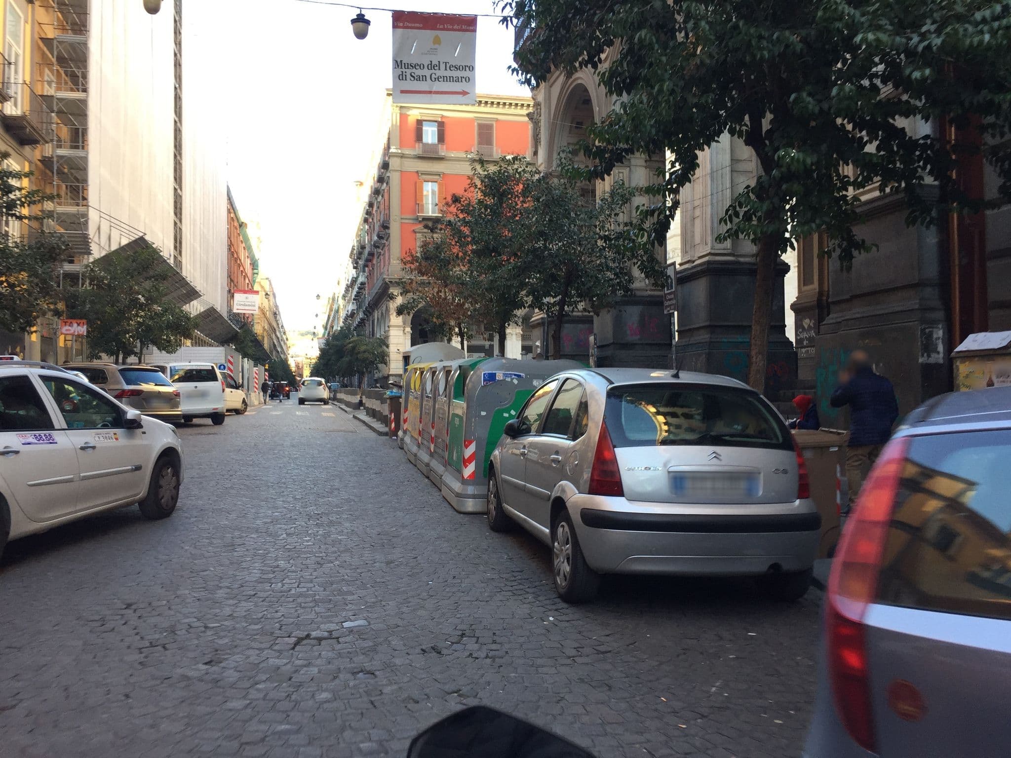 Street view near Casa Amato, Pendino — © luis92 (CC BY-SA · Mapillary)