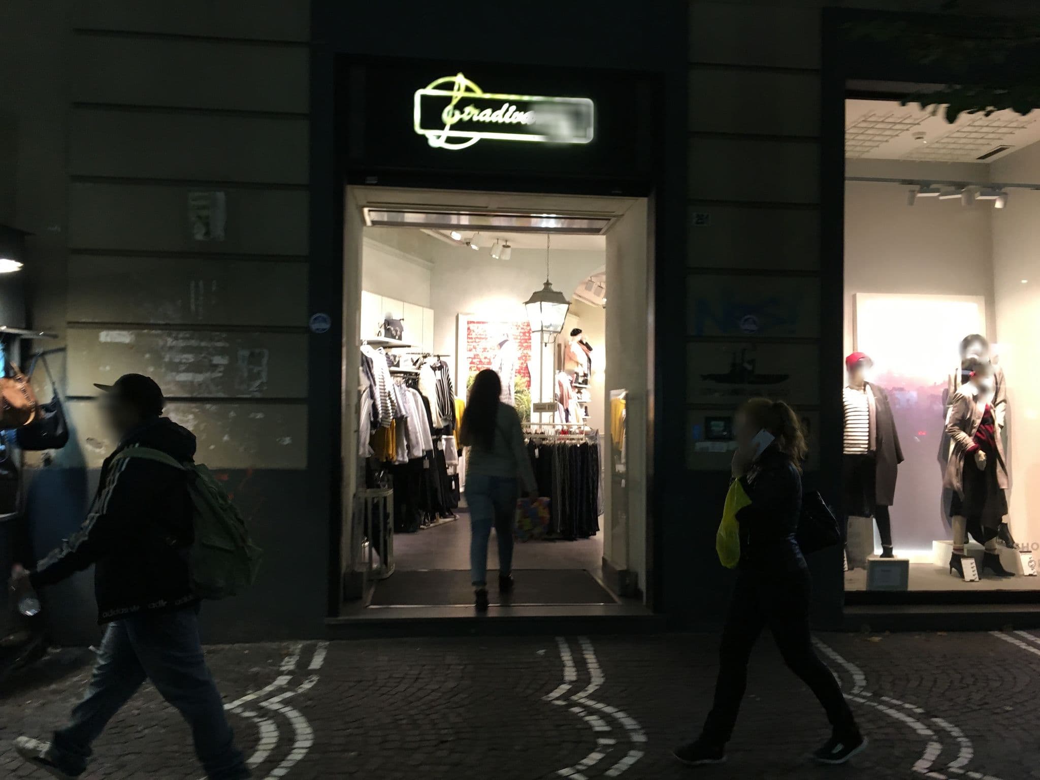 Street view near I Celebri, Pendino — © andrea96 (CC BY-SA · Mapillary)