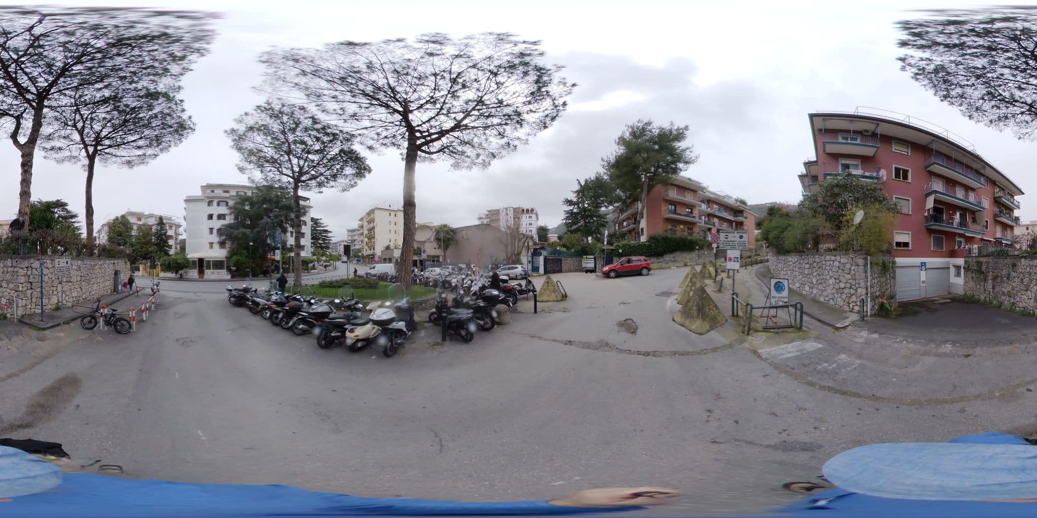 Street view near Green Rooms, Sorrento — © stefan-RolfsRom (CC BY-SA · Mapillary)