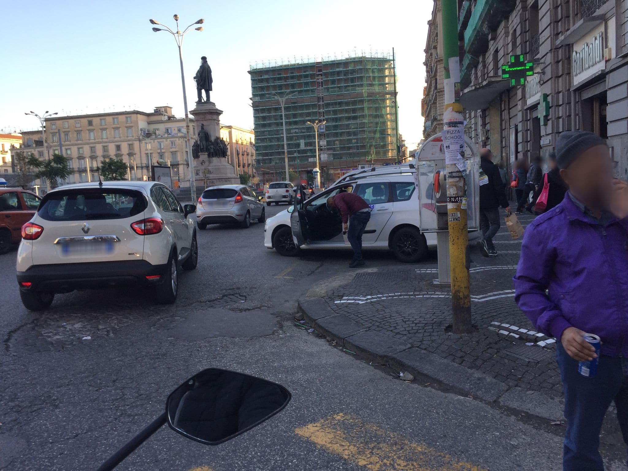 Street view near Garibaldi Holiday House, Naples — © luis92 (CC BY-SA · Mapillary)
