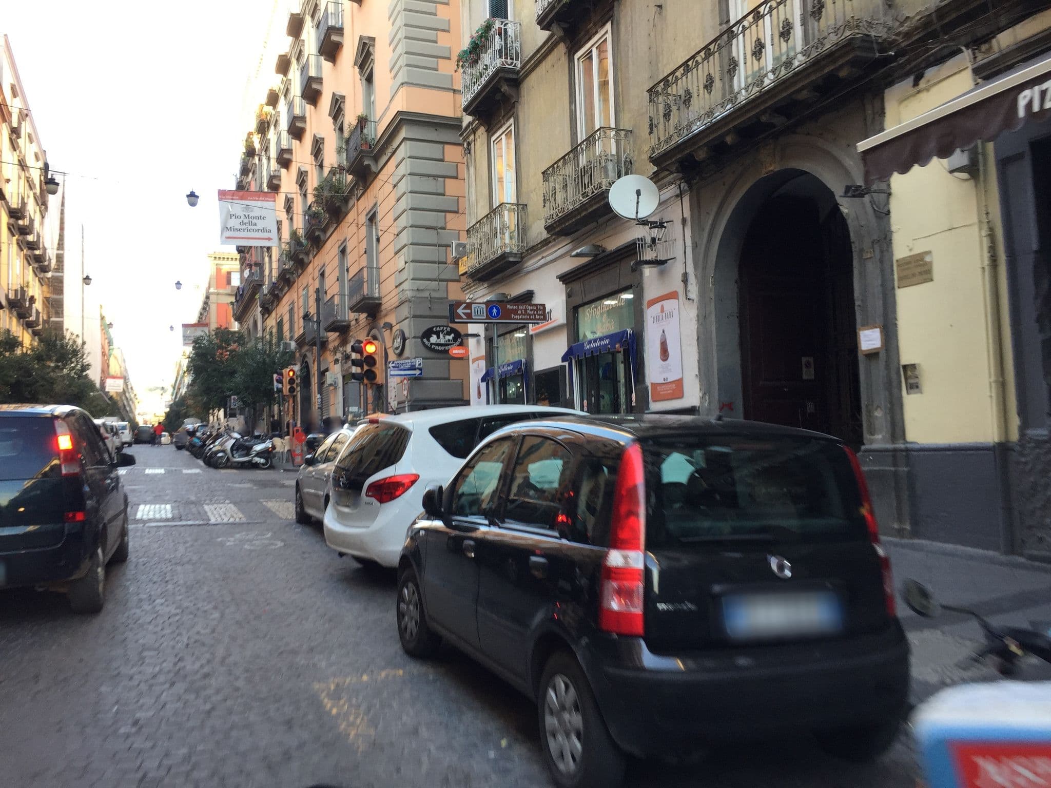 Street view near Dei Decumani, Pendino — © luis92 (CC BY-SA · Mapillary)