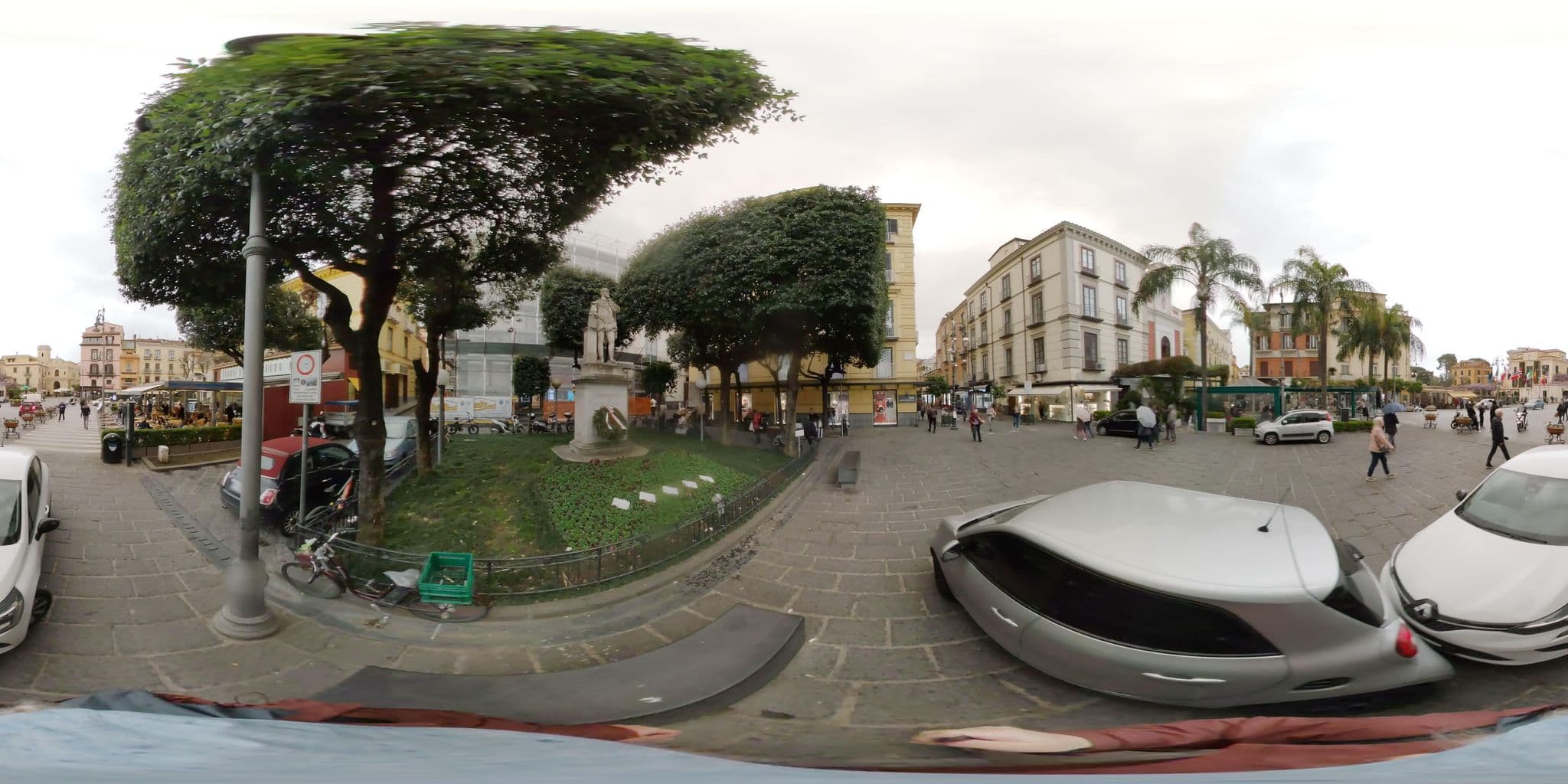 Street view near Sorrento Info, Sorrento — © stefan-RolfsRom (CC BY-SA · Mapillary)