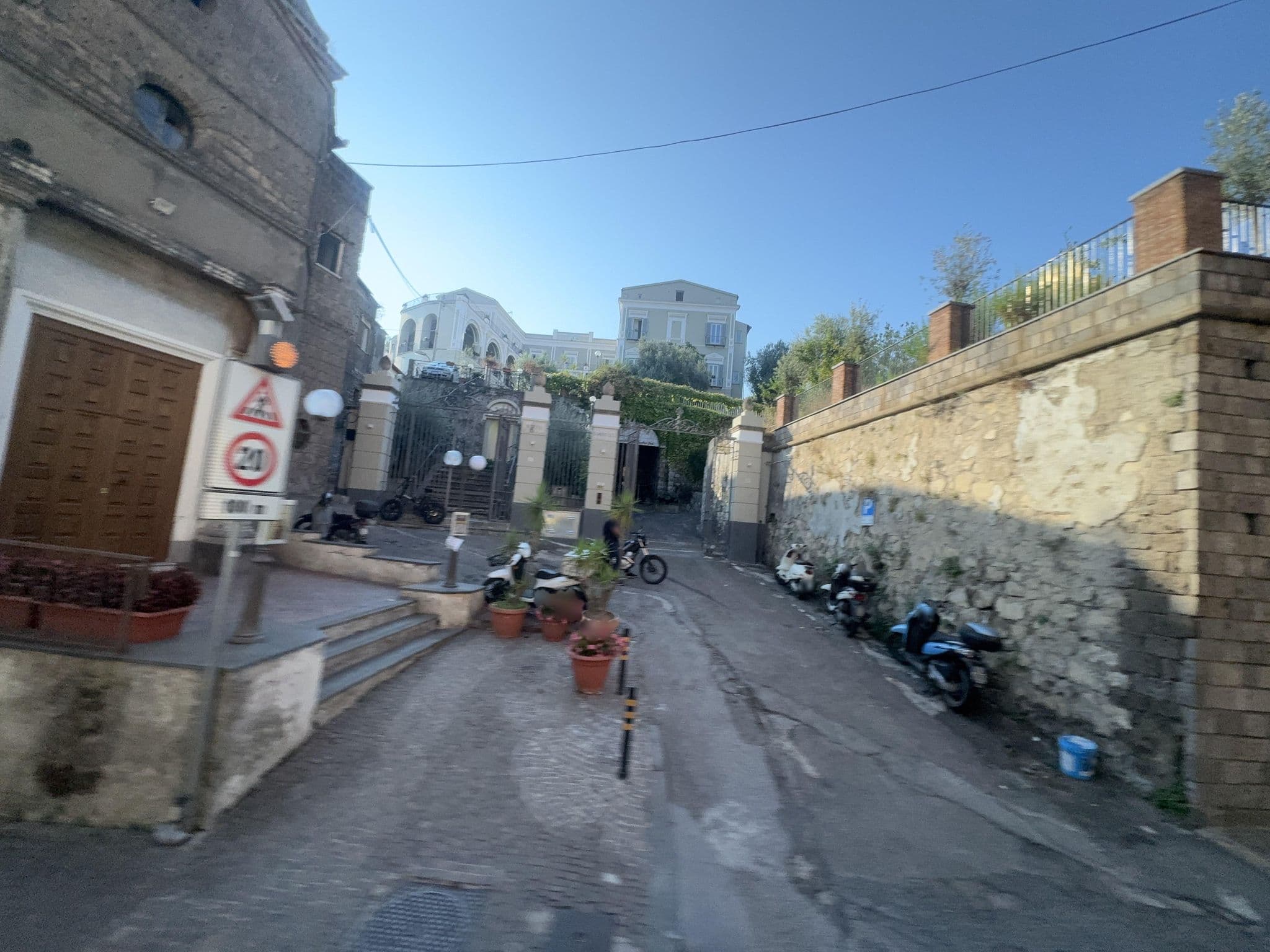 Street view near La Culla, Sant'Agnello — © mapconcierge (CC BY-SA · Mapillary)