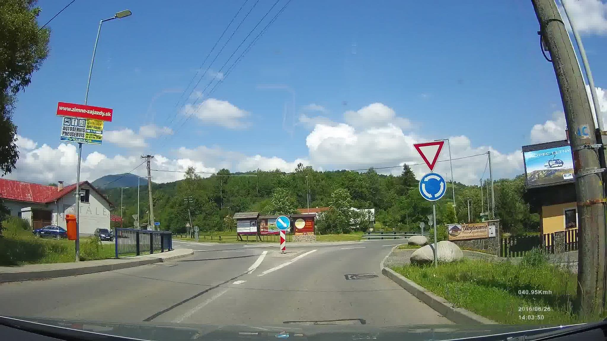 Street view near Chata Ďumbier, Valaská — © martin_zdila (CC BY-SA · Mapillary)