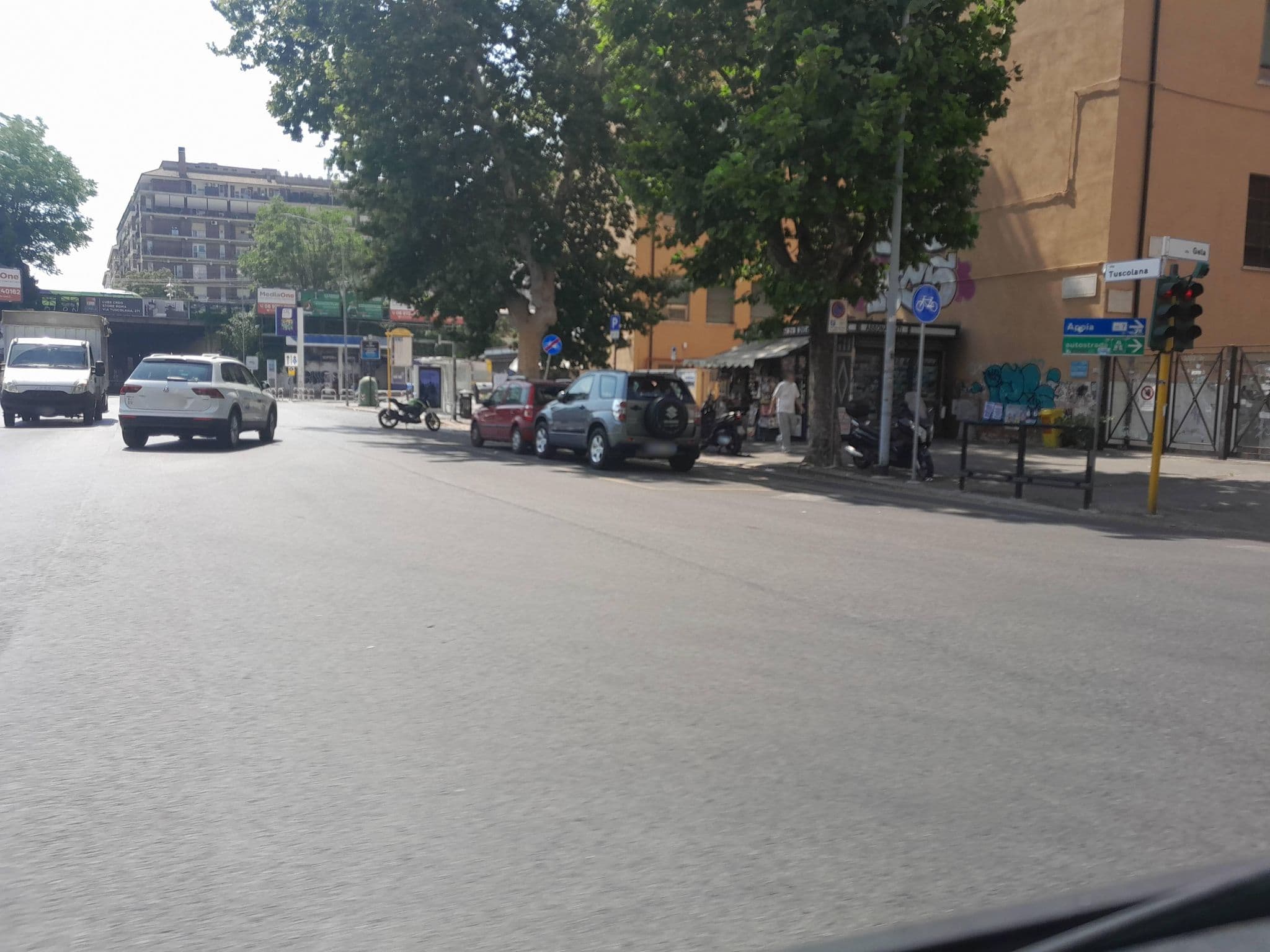 Street view near B&B Piazza Ragusa, Rome — © omfg_notpr (CC BY-SA · Mapillary)