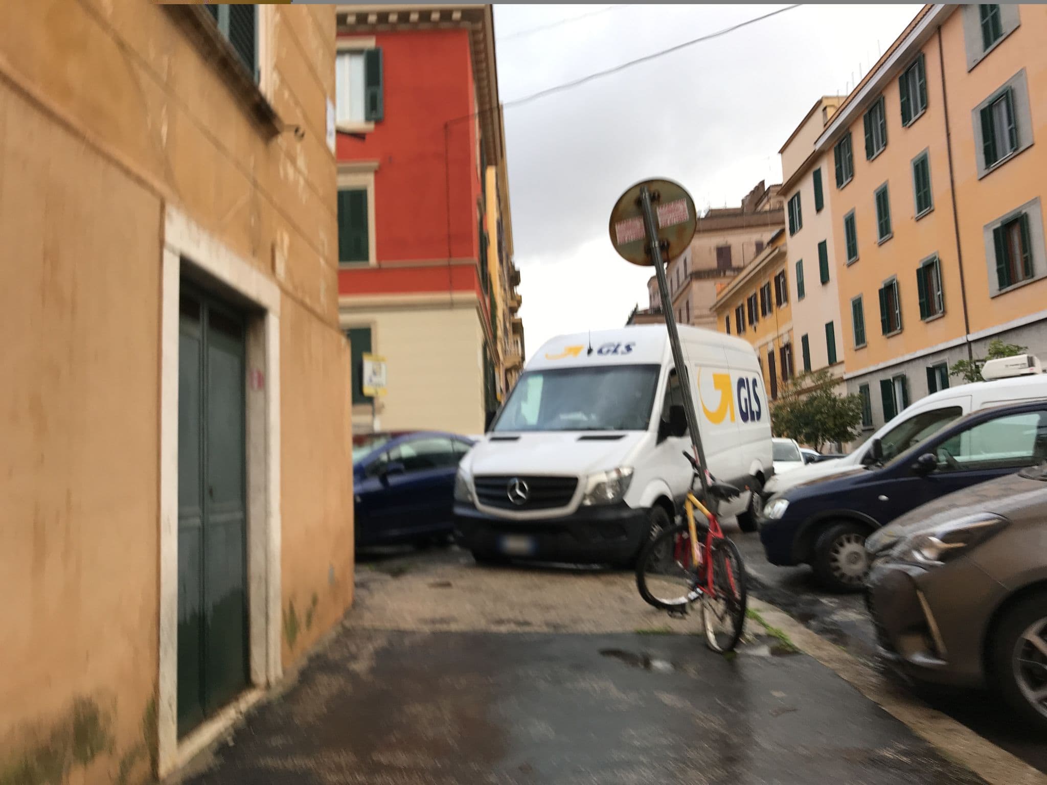 Street view near Imperia Suite, Castro Pretorio — © miguel_andrade (CC BY-SA · Mapillary)