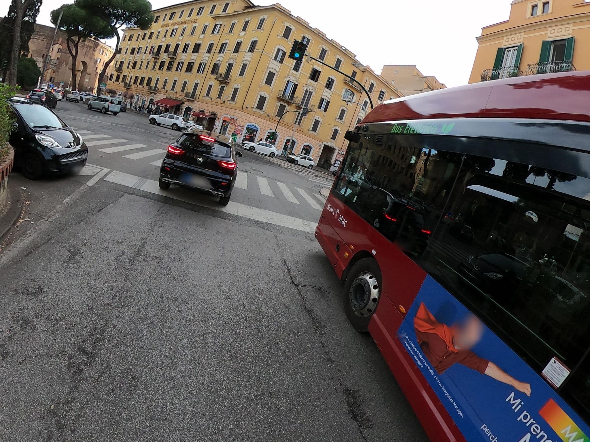 Street view near Hotel Latinum Rome, Rome — © alesarrett (CC BY-SA · Mapillary)