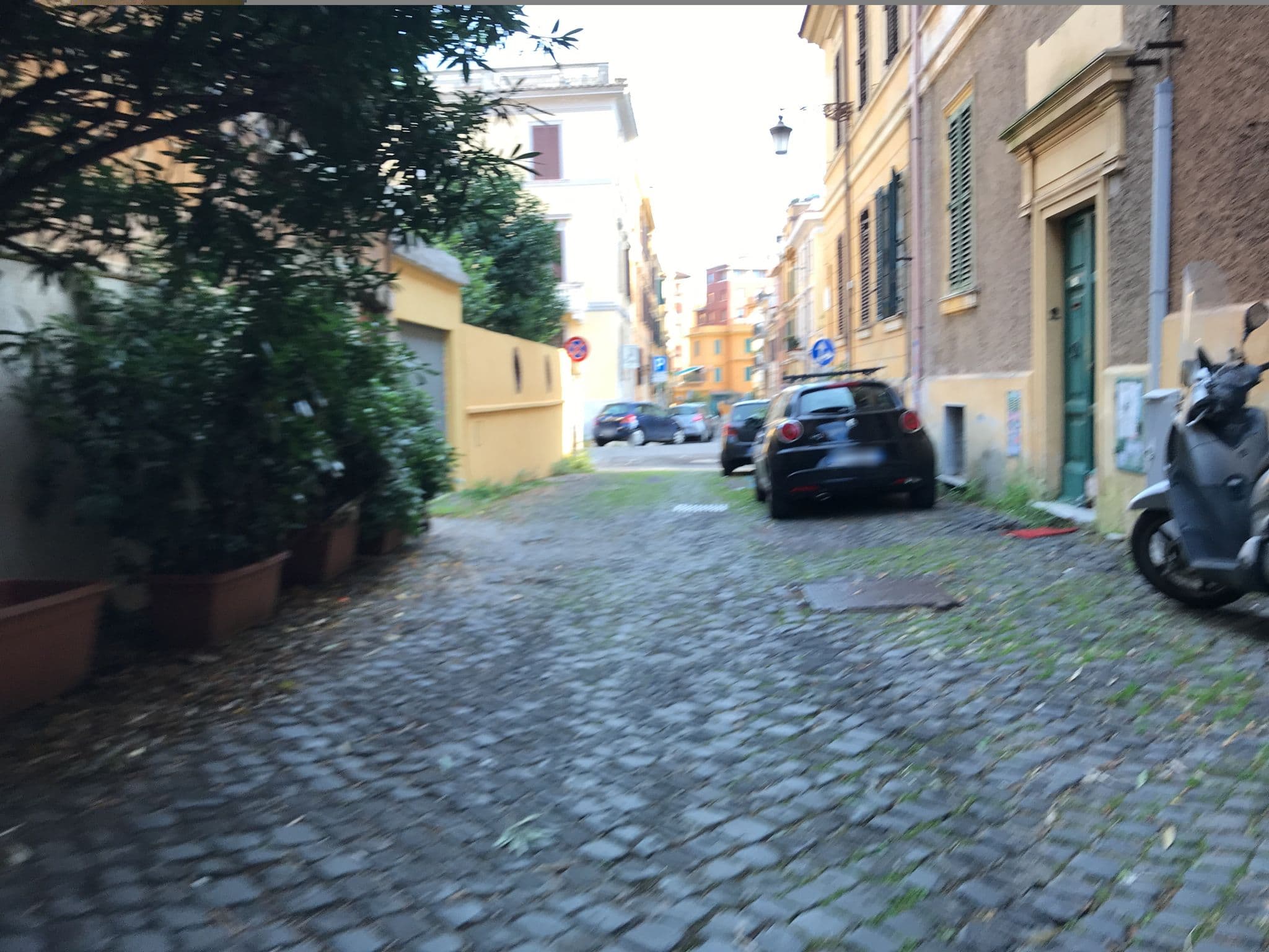 Street view near Vault Suite, Castro Pretorio — © miguel_andrade (CC BY-SA · Mapillary)