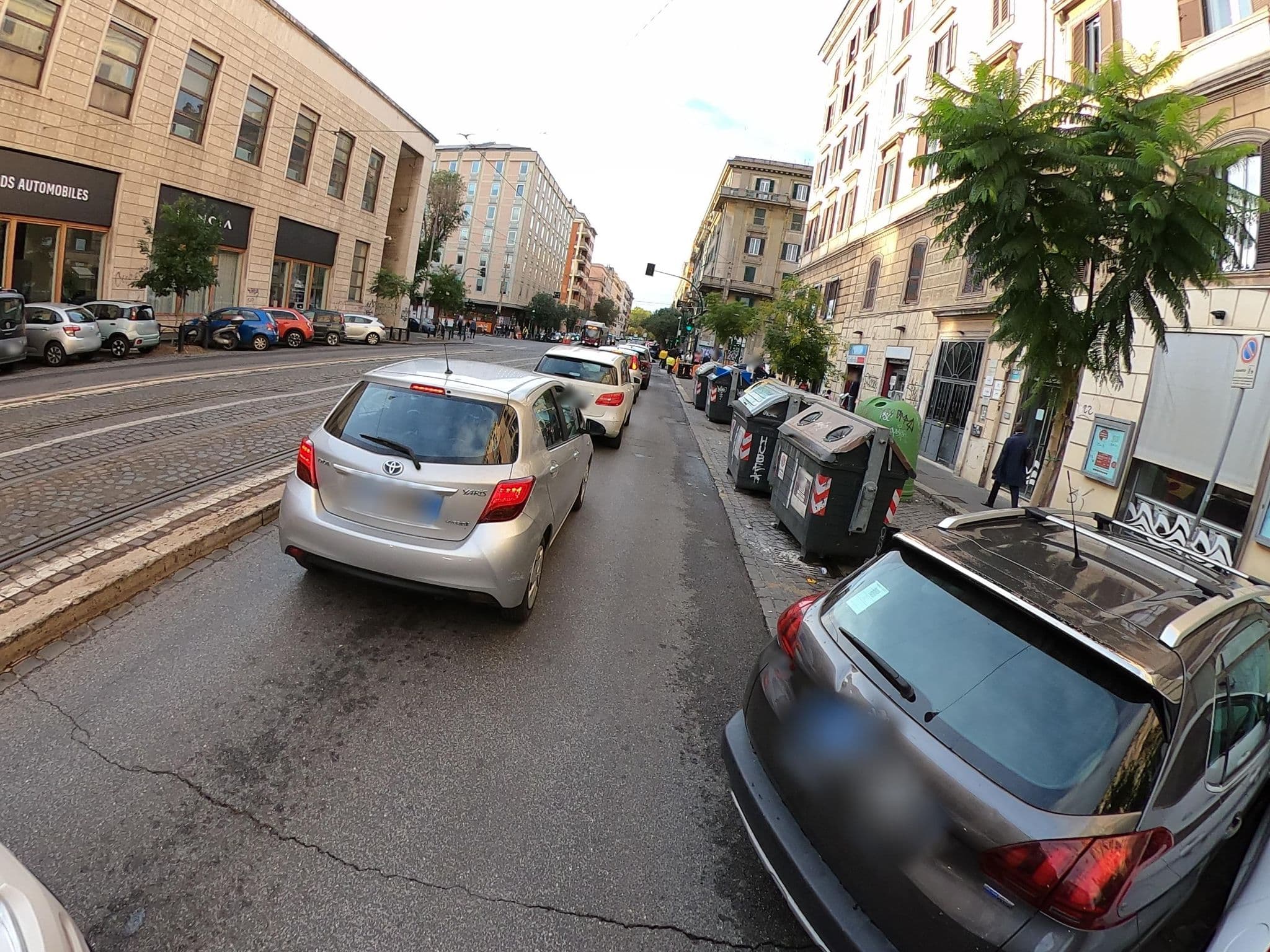 Street view near Bet Rachel, Rome — © alesarrett (CC BY-SA · Mapillary)