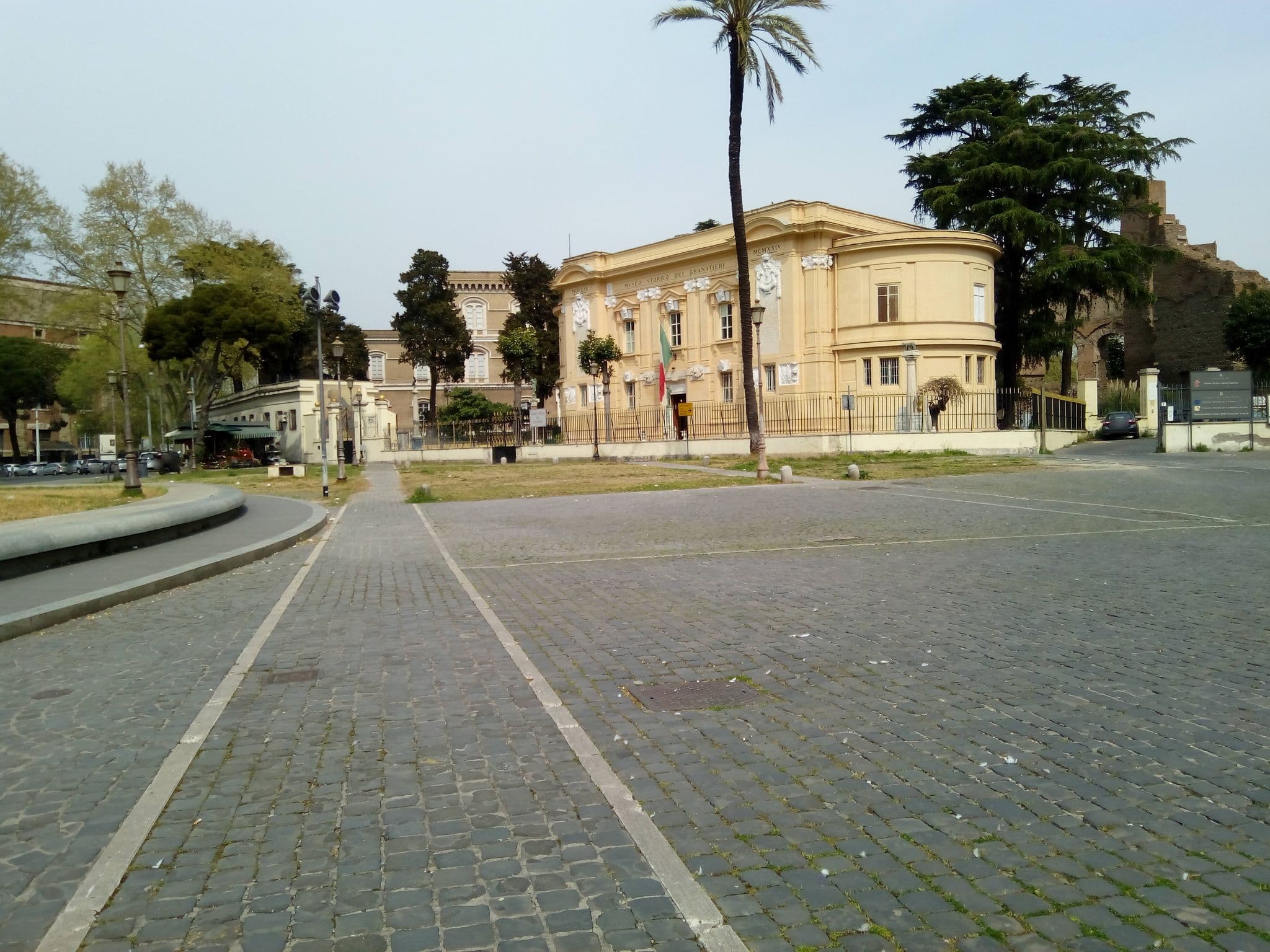 Street view near Il Pettirosso, Rome — © spacecow (CC BY-SA · Mapillary)