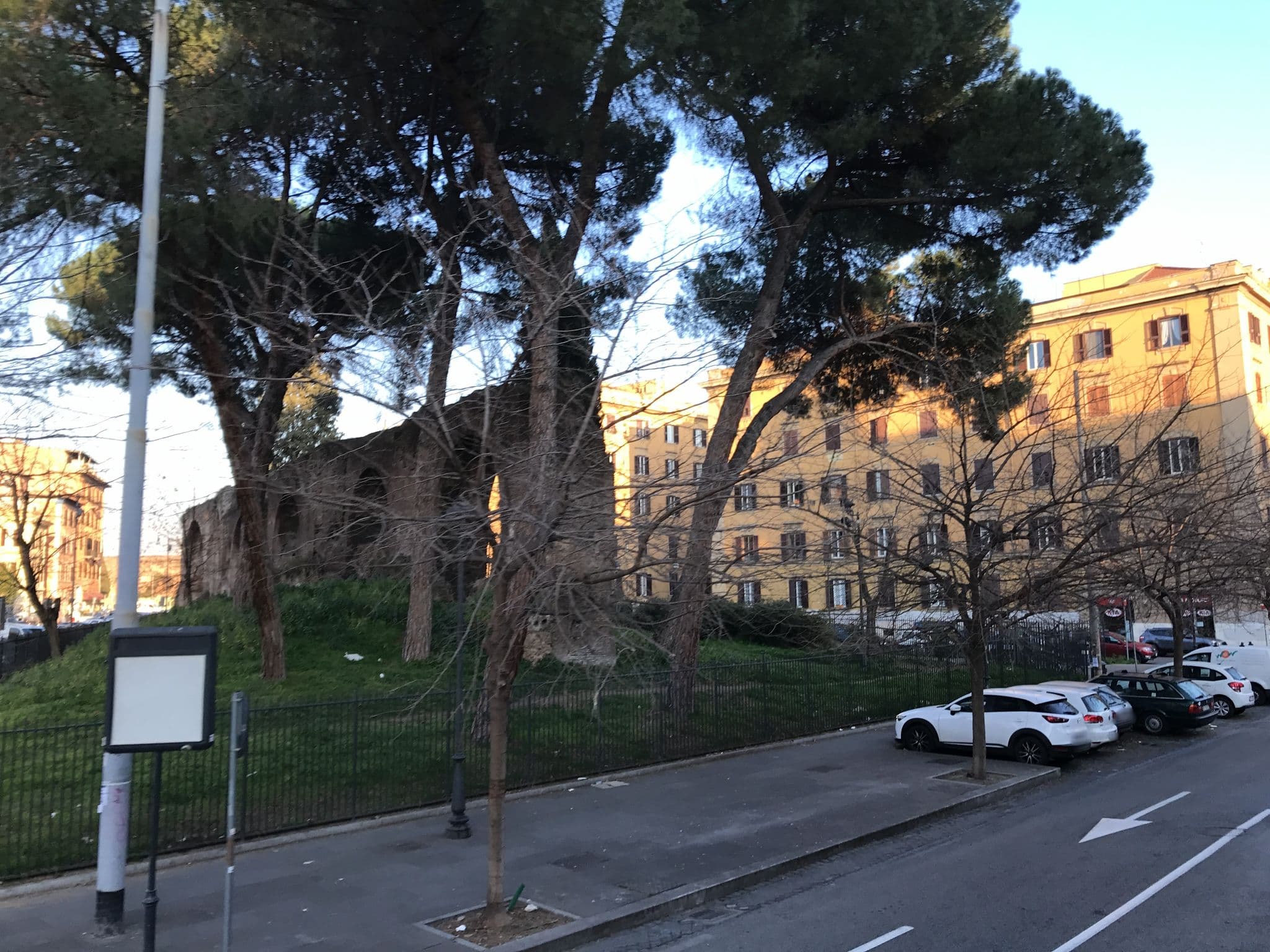 Street view near Thecross, Rome — © fundacja_geolife (CC BY-SA · Mapillary)