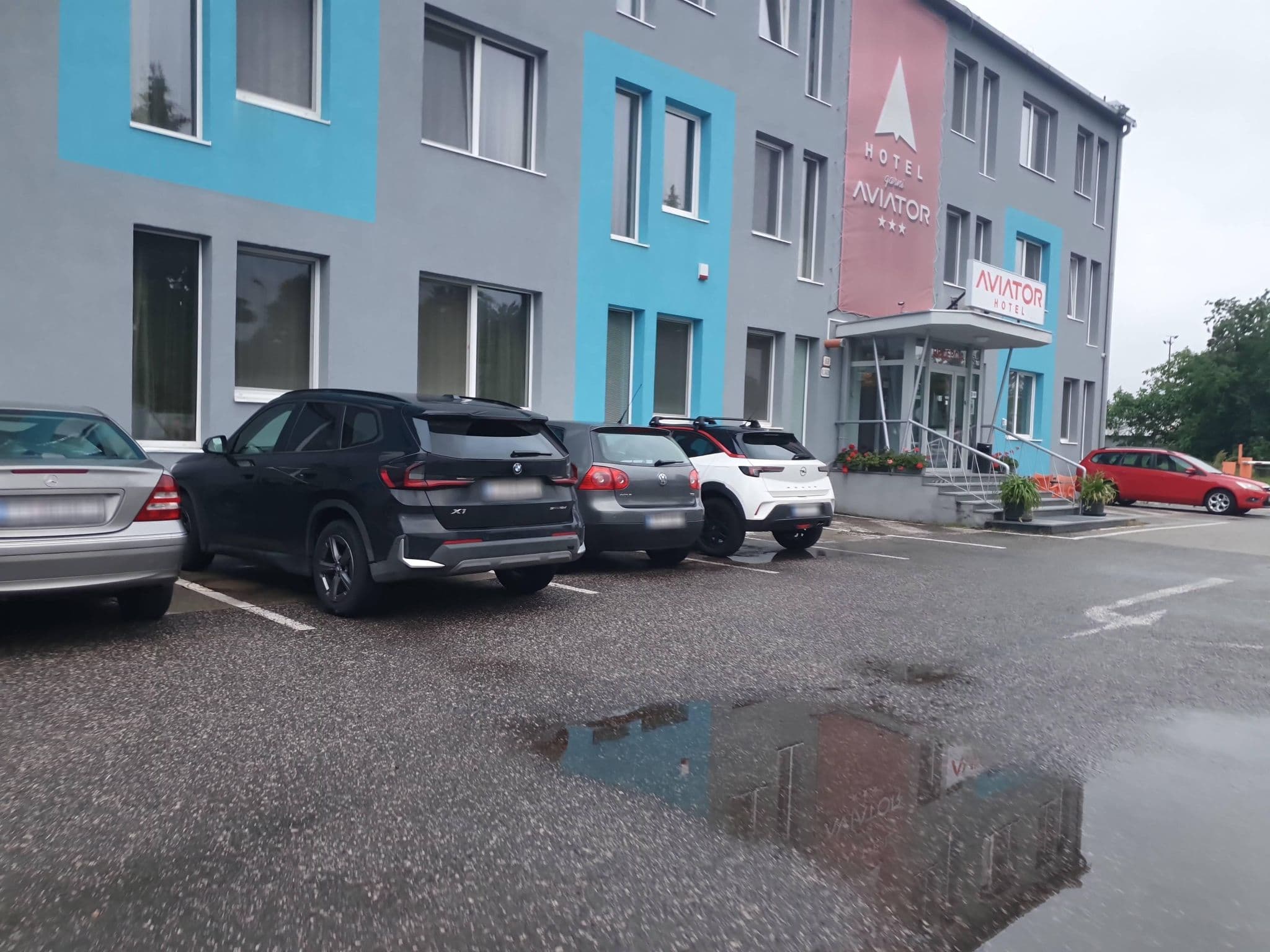 Street view near Aviator Garni Bratislava, Vrakuňa — © vmg (CC BY-SA · Mapillary)