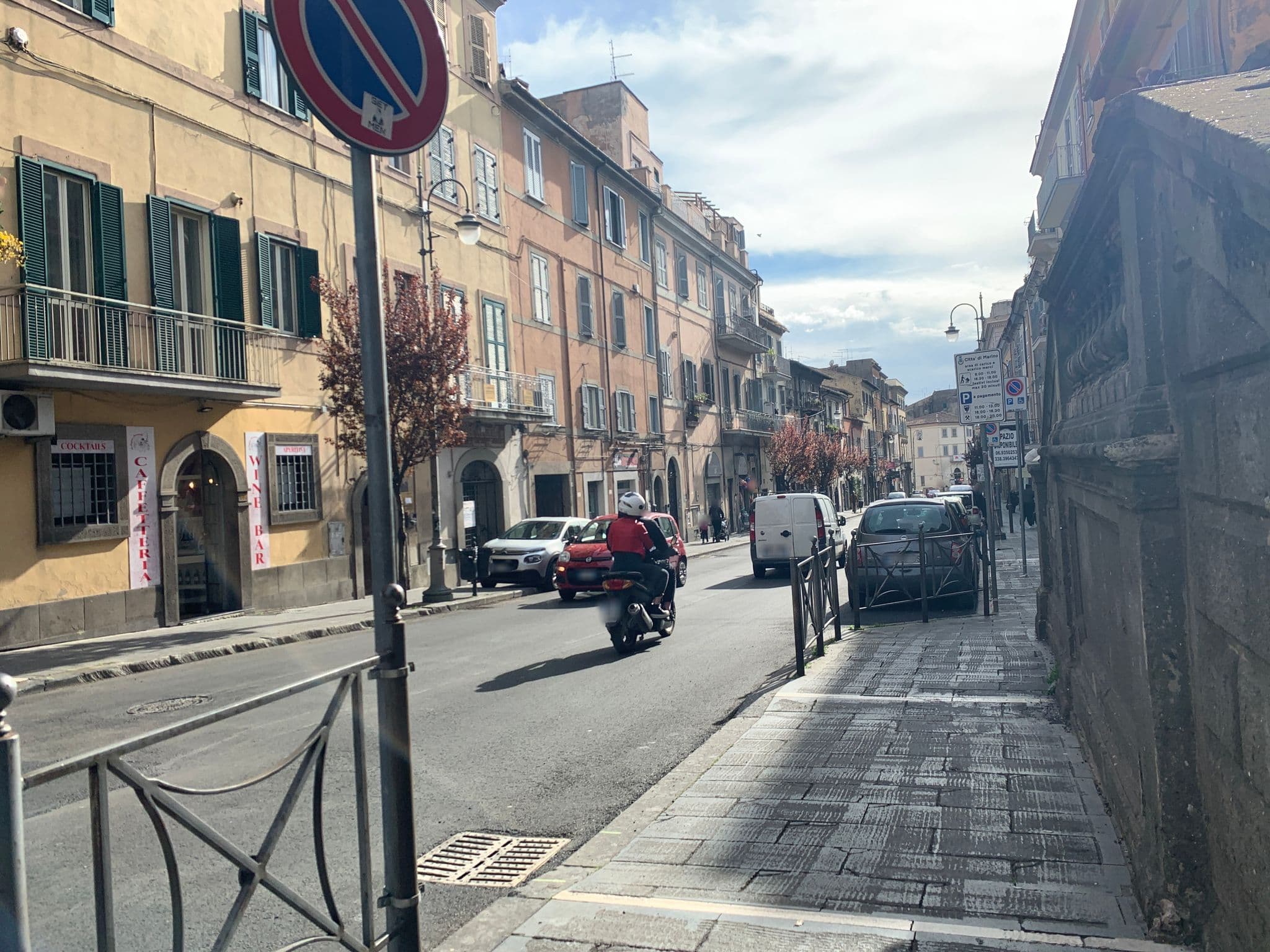 Street view near Aurora 2000 SRL, Marino — © tordans (CC BY-SA · Mapillary)