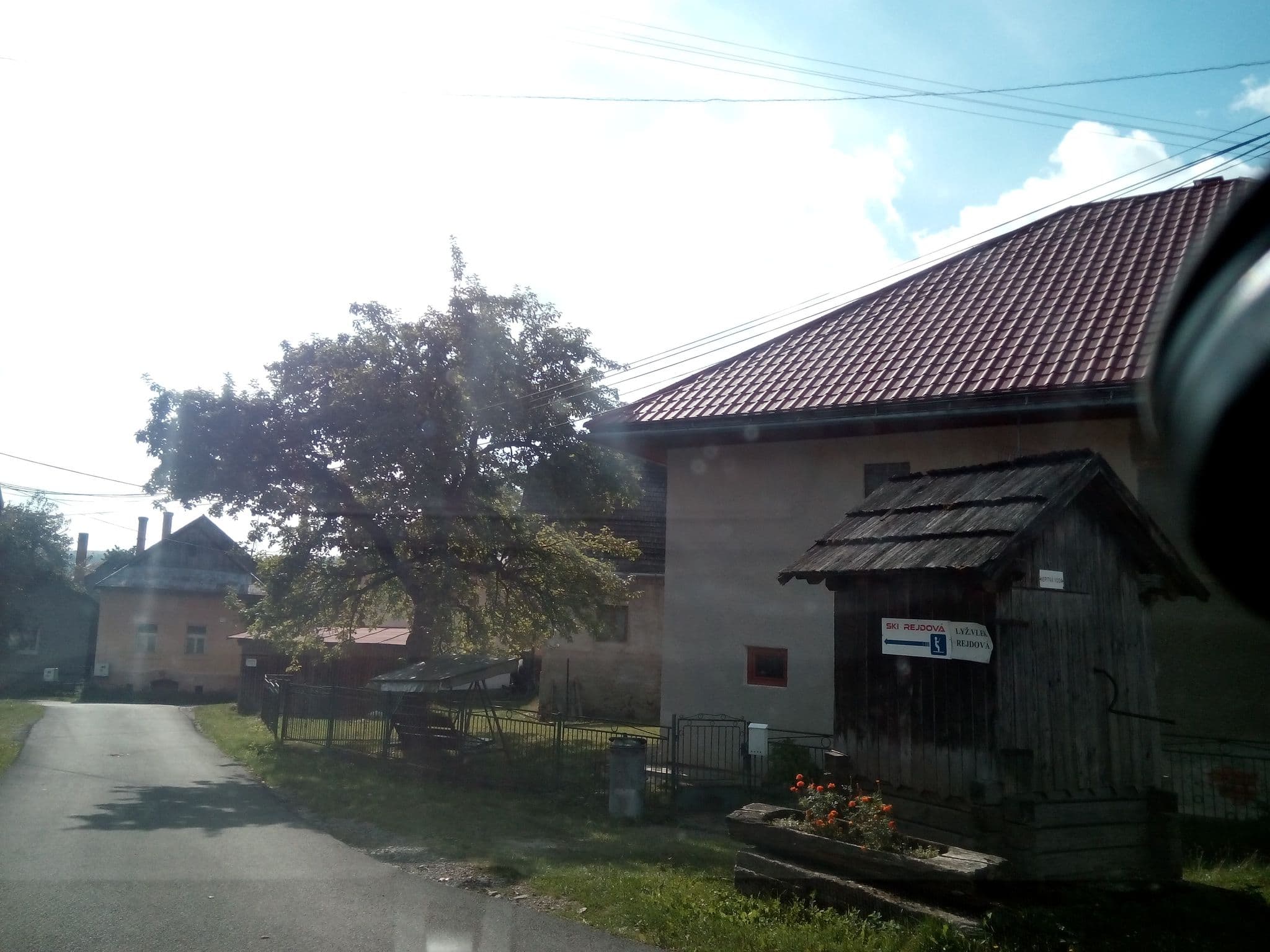 Street view near Turistická ubytovňa požiarna zbrojnica, Dobšiná — © martin_zdila (CC BY-SA · Mapillary)