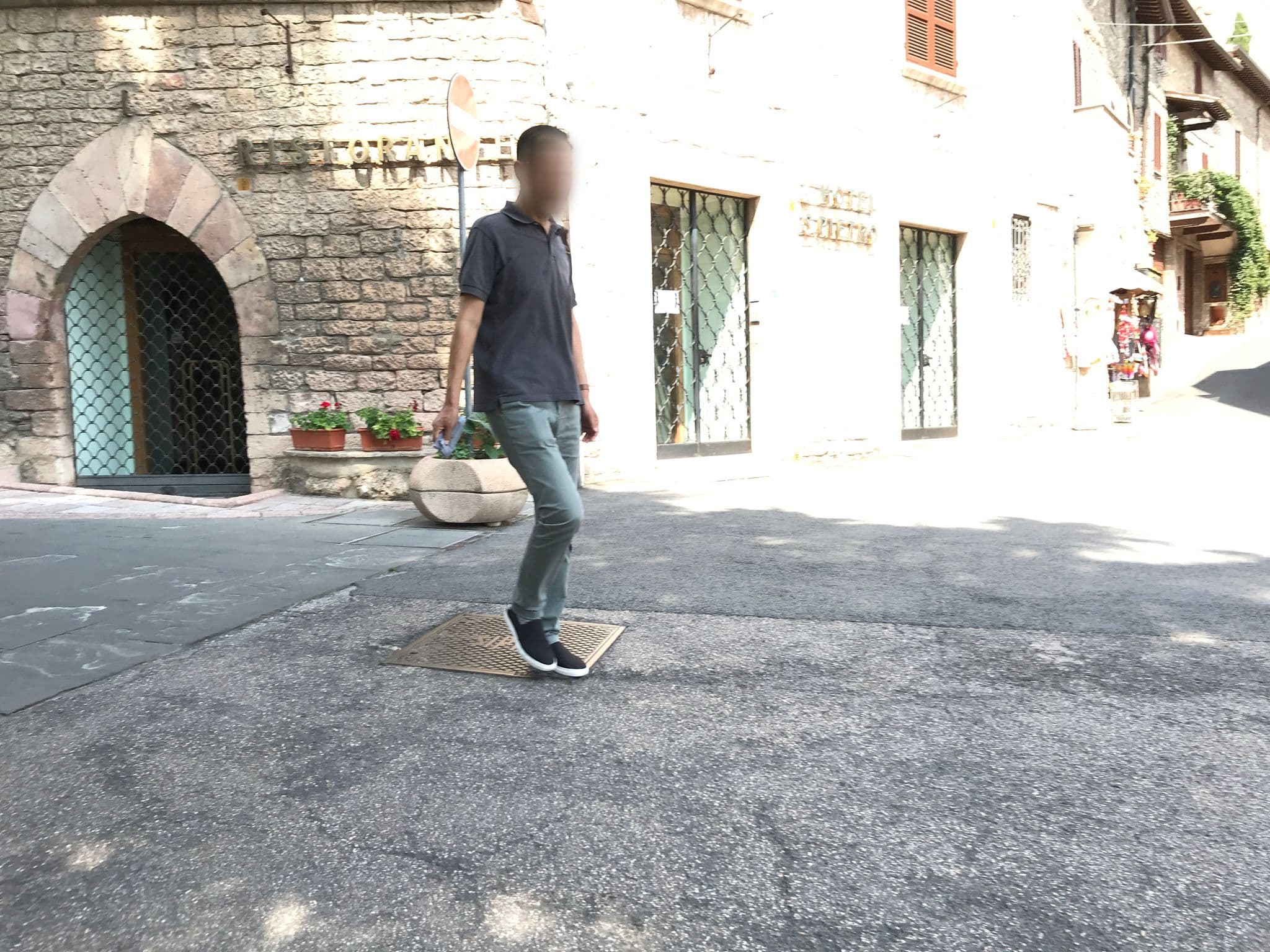 Street view near I Colori Di Assasi, Assisi — © arcanma (CC BY-SA · Mapillary)