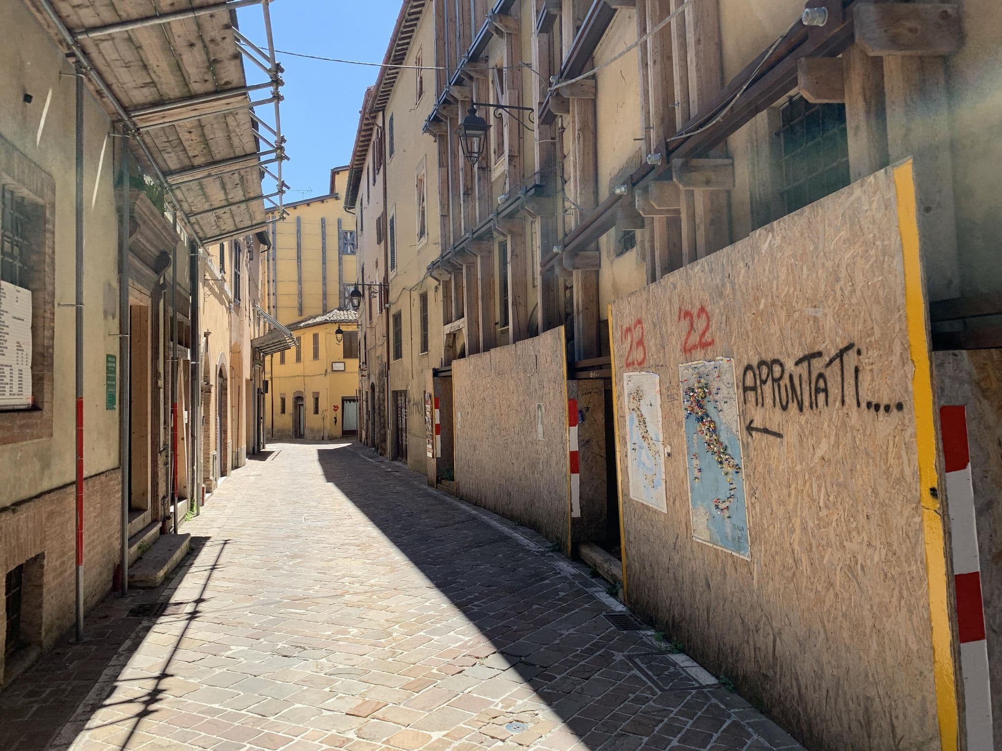 Street view near Restoqui B&B, Camerino — © robot8a (CC BY-SA · Mapillary)