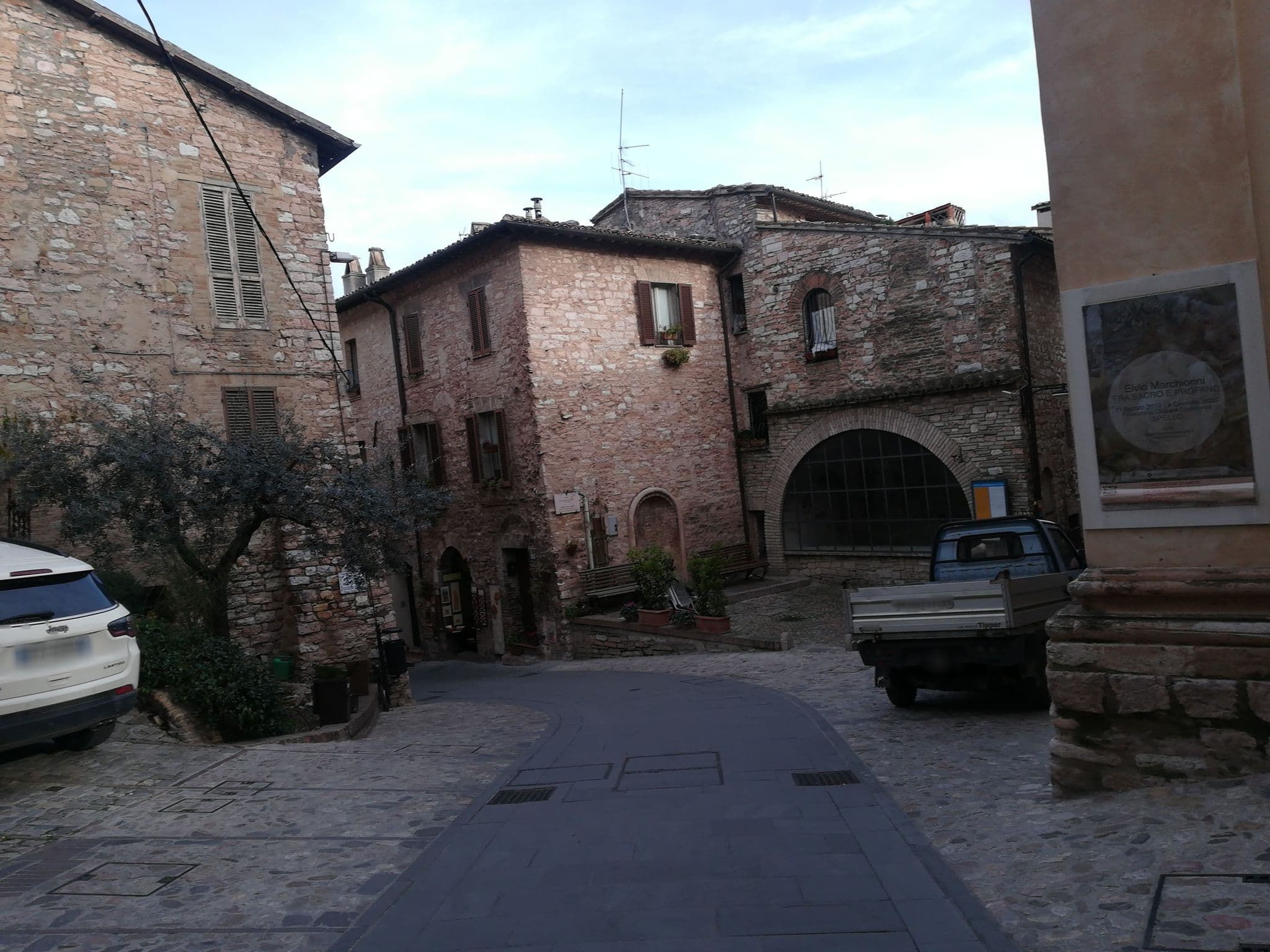 Street view near Casa di Emanuela, Spello — © jeawrong (CC BY-SA · Mapillary)
