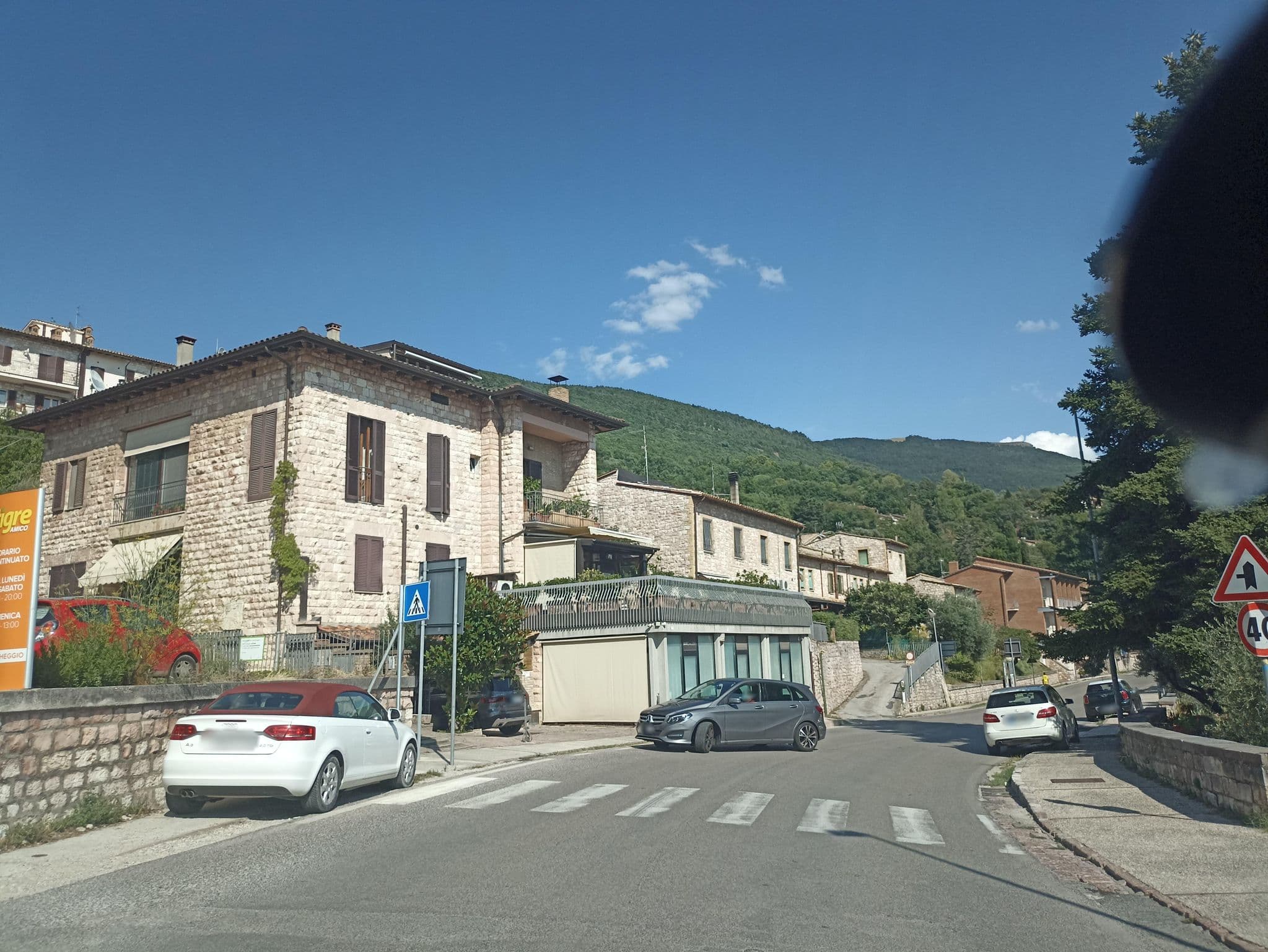 Street view near Hotel Frate Sole, Assisi — © massic80 (CC BY-SA · Mapillary)