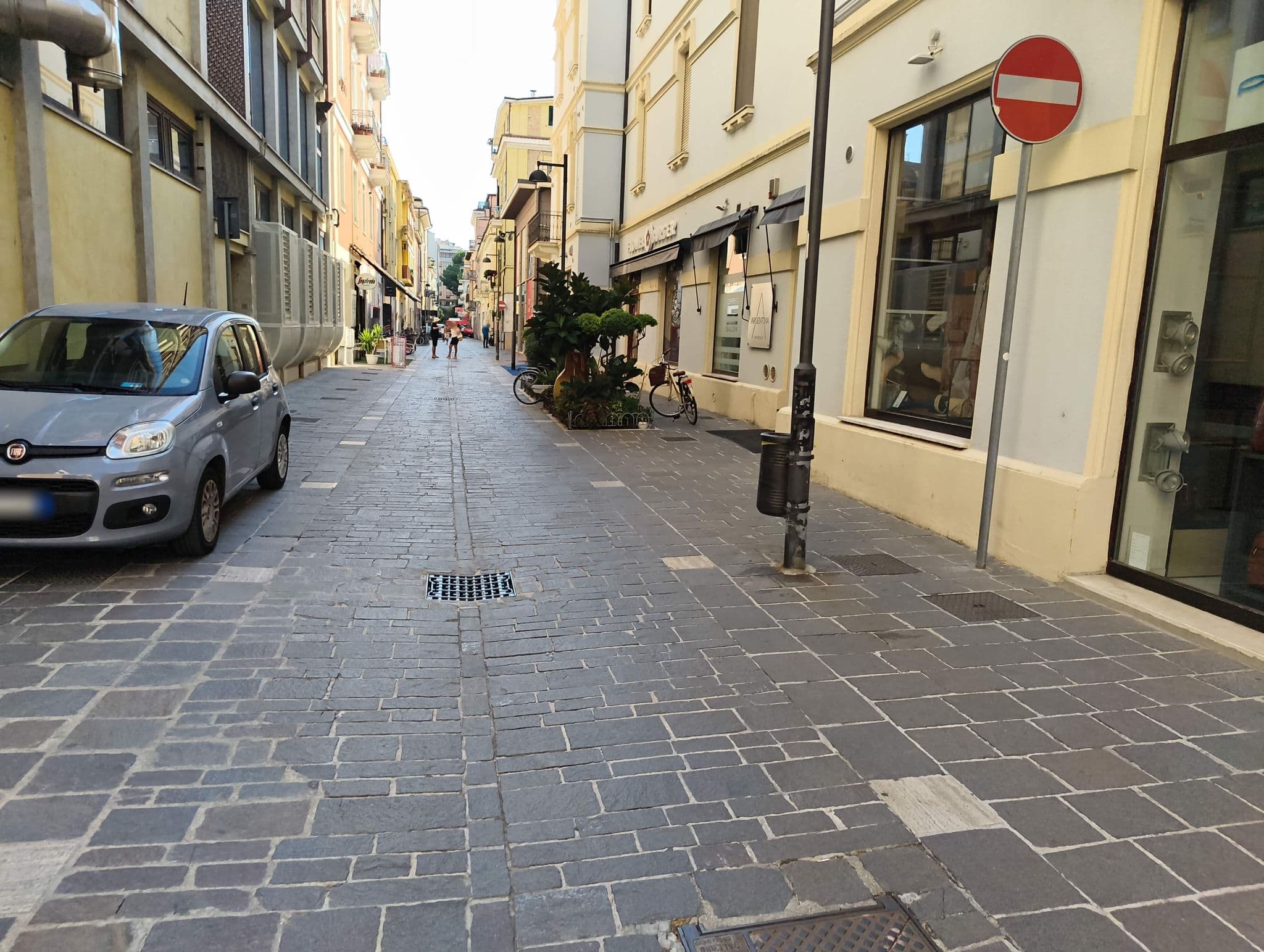 Street view near Best Western Hotel Plaza Pescara, Pescara — © marcuscalabresus (CC BY-SA · Mapillary)