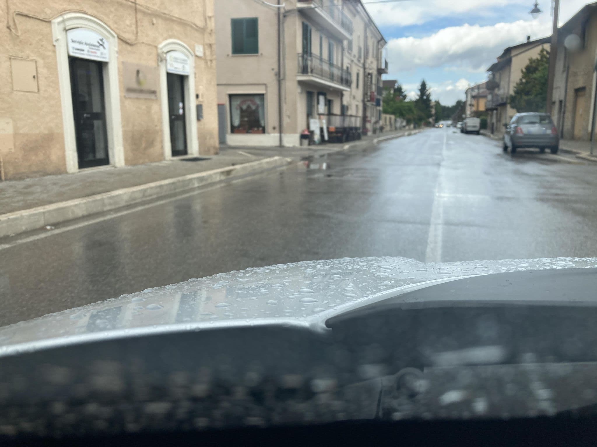 Street view near Hotel Altipiano delle Rocche, Rocca di Mezzo — © lauraverlinden (CC BY-SA · Mapillary)