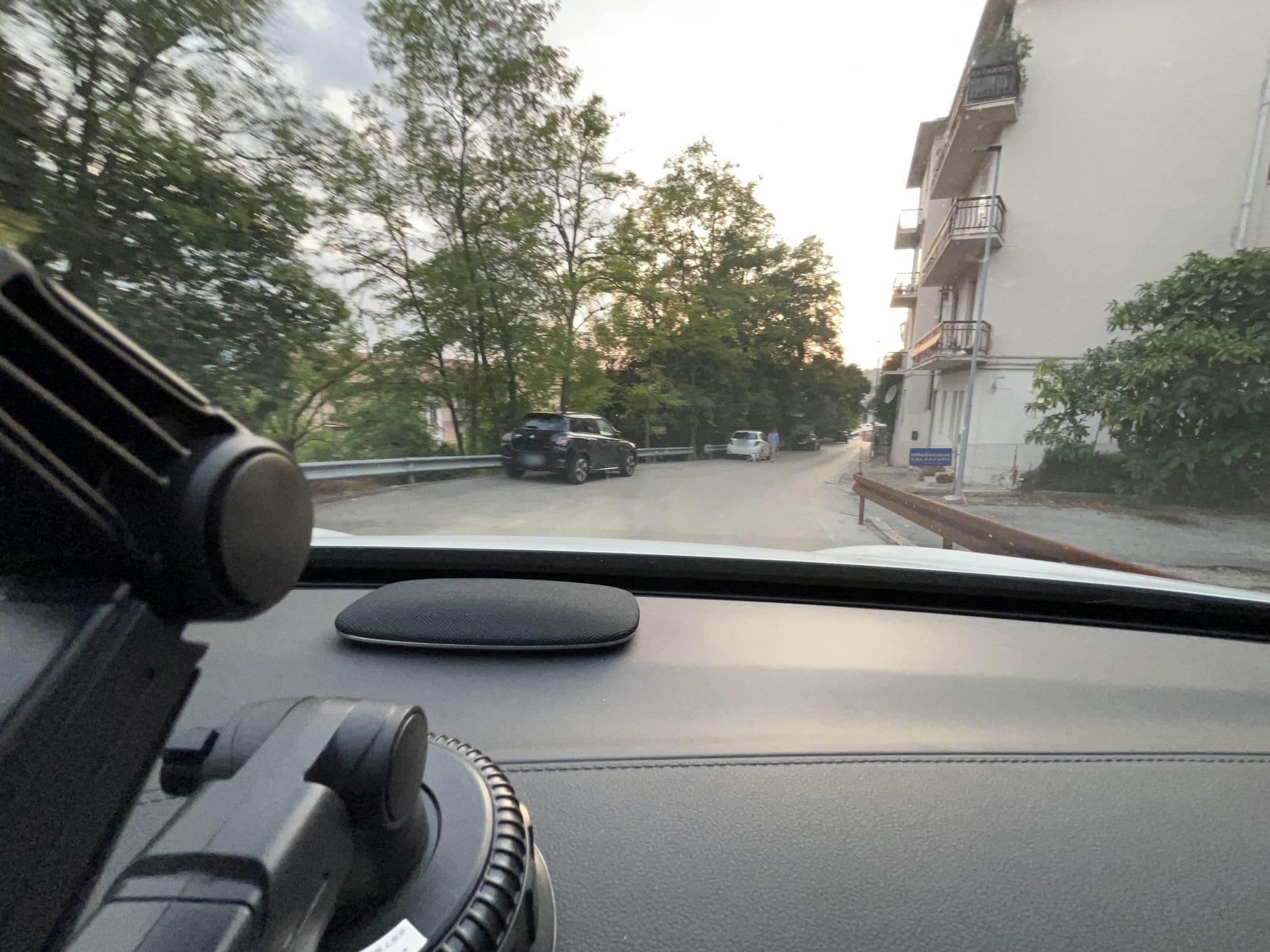 Street view near A Casa di Ilaria, Fermo — © lin_wang (CC BY-SA · Mapillary)