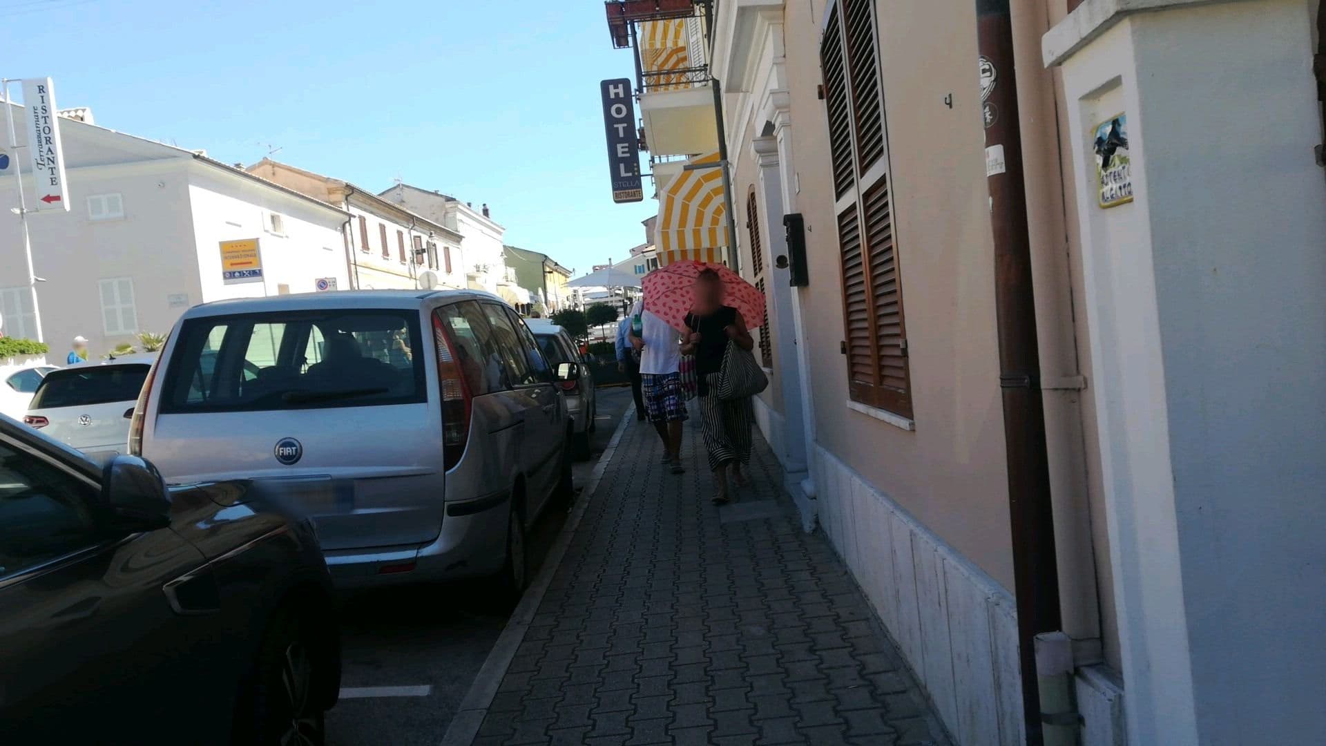 Street view near Le Due Palme Sirolo B&B, Sirolo — © jeawrong (CC BY-SA · Mapillary)