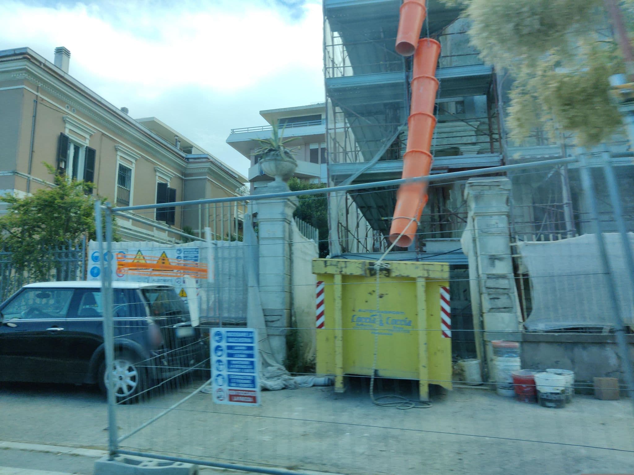 Street view near Attico vista mare, Pescara — © evvemoscia (CC BY-SA · Mapillary)