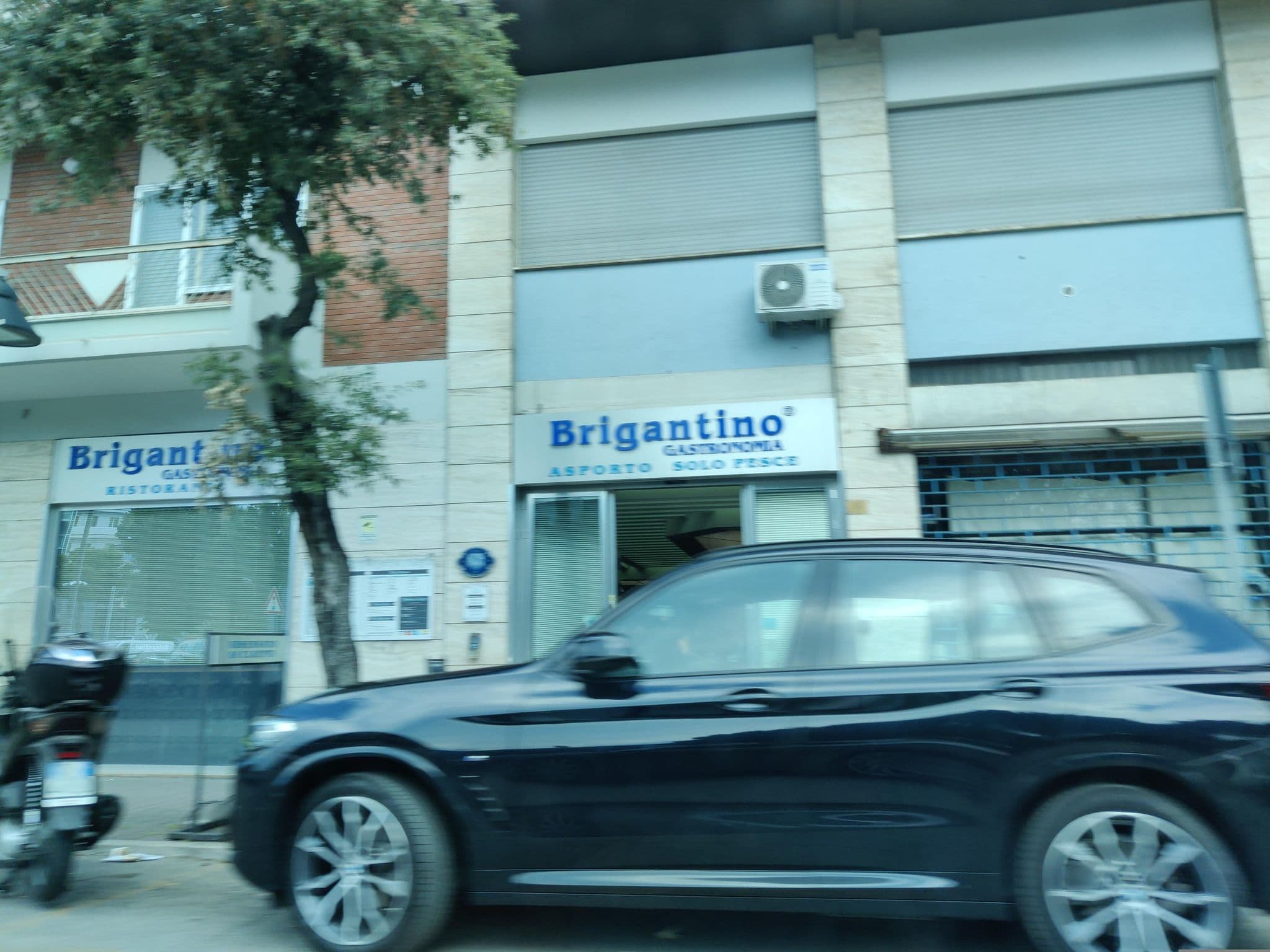 Street view near Smart apartment Mare & Movida, Pescara — © evvemoscia (CC BY-SA · Mapillary)