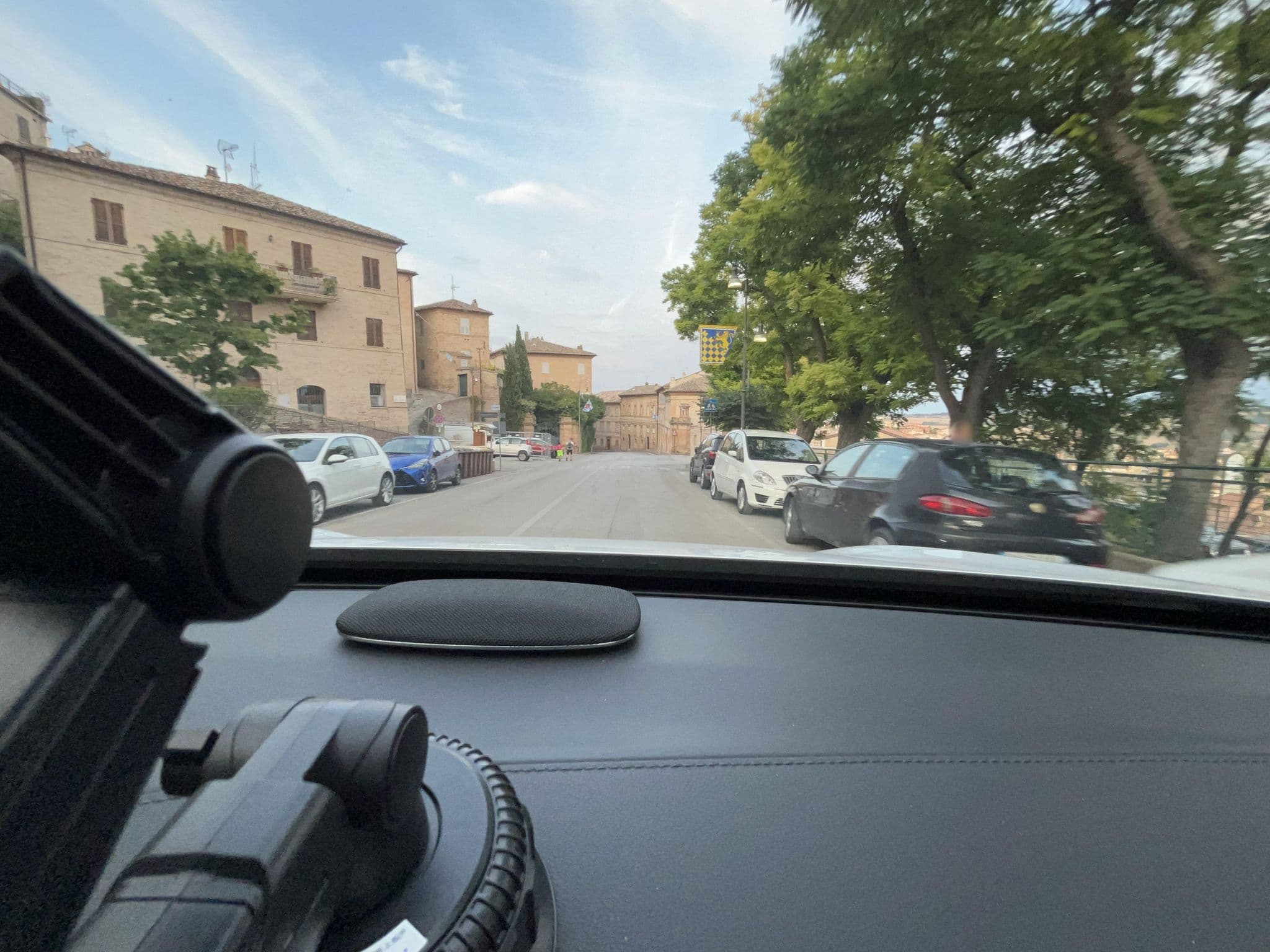 Street view near La Casa Dell'Artista, Fermo — © lin_wang (CC BY-SA · Mapillary)