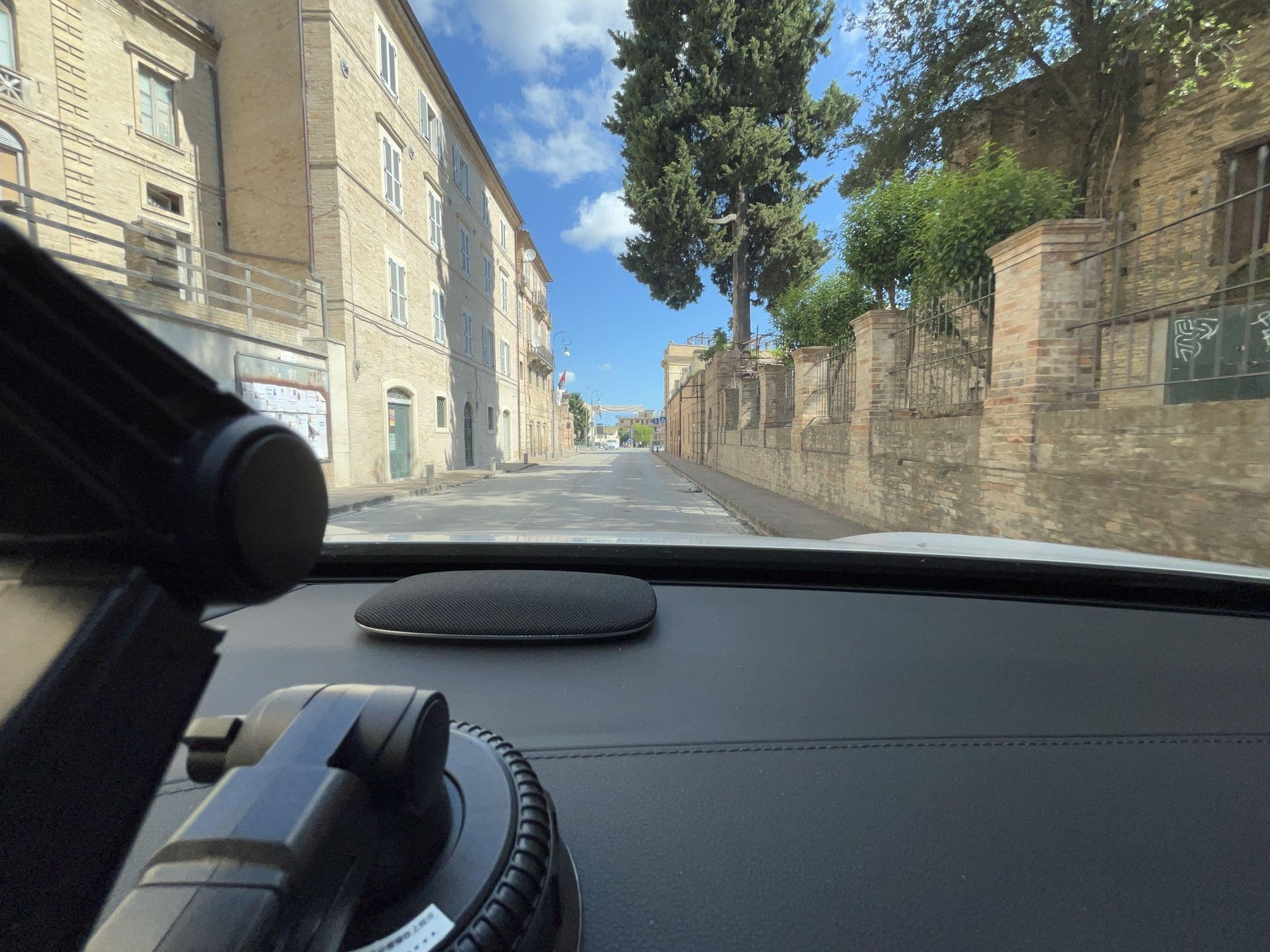Street view near La Casa di Carla, Fermo — © lin_wang (CC BY-SA · Mapillary)