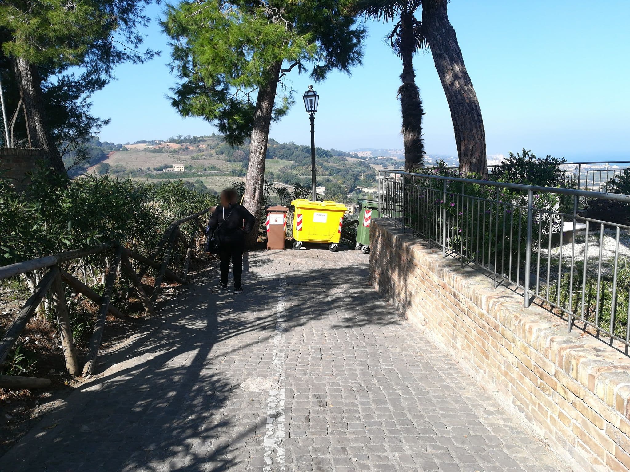 Street view near Torre di Palme Bed & Breakfast Fermo, Porto San Giorgio — © jeawrong (CC BY-SA · Mapillary)