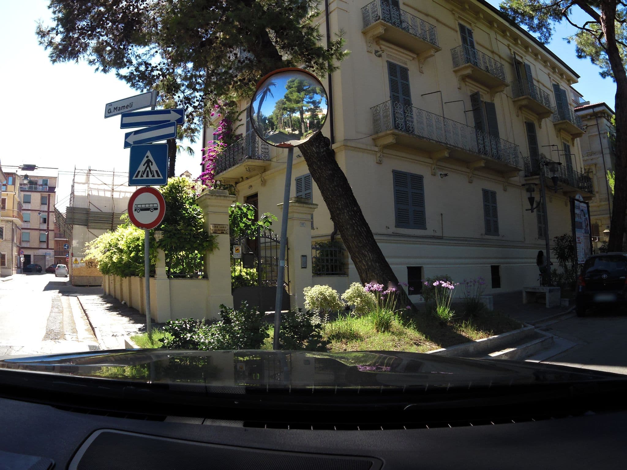 Street view near La Pinetina B&B, Porto San Giorgio — © czmrtn (CC BY-SA · Mapillary)