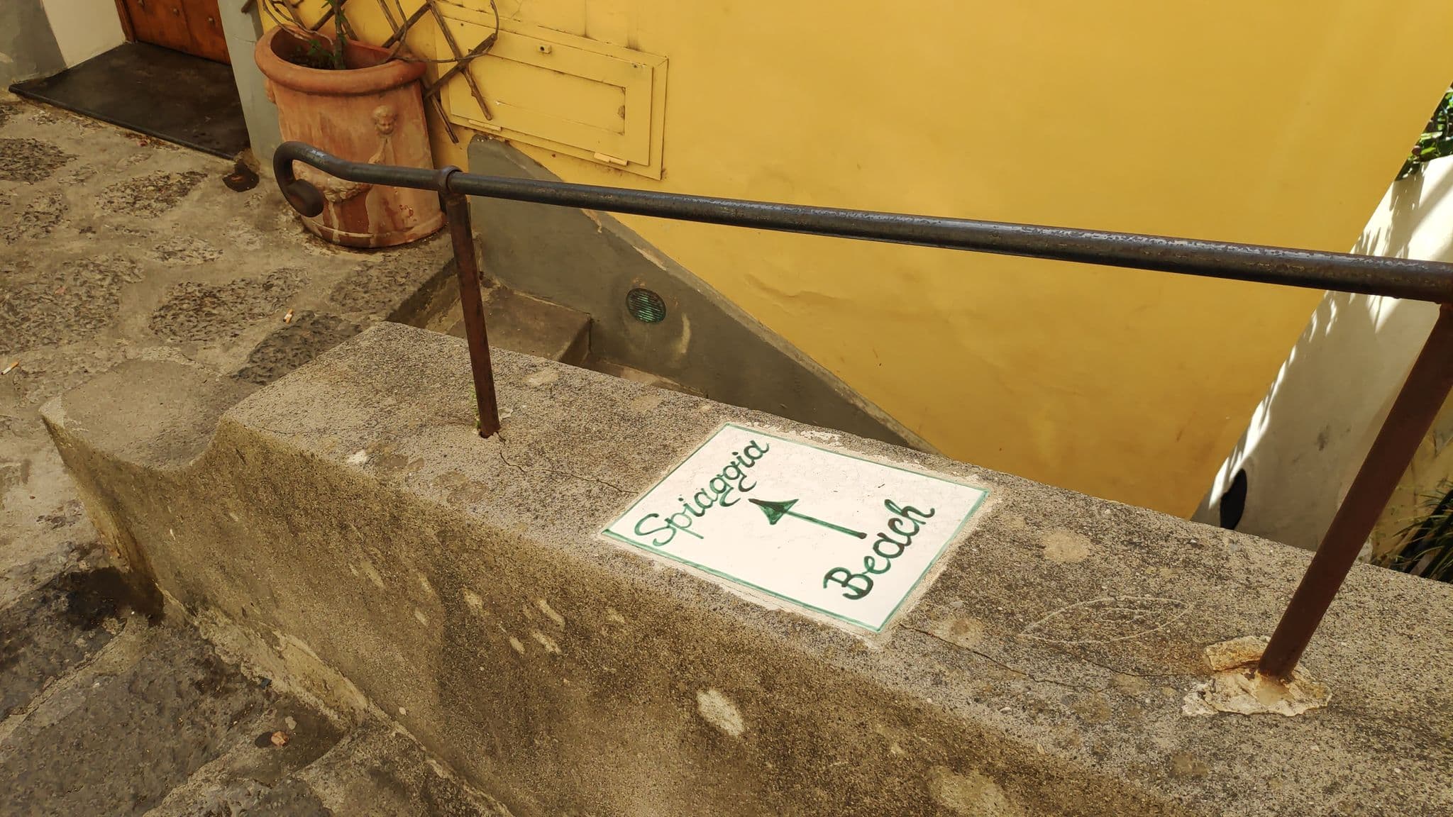 Street view near Hotel Reginetta, Positano — © marcuscalabresus (CC BY-SA · Mapillary)