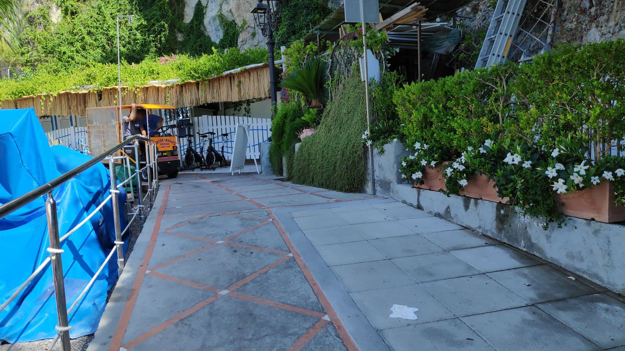 Street view near Villa Bohème, Positano — © marcuscalabresus (CC BY-SA · Mapillary)